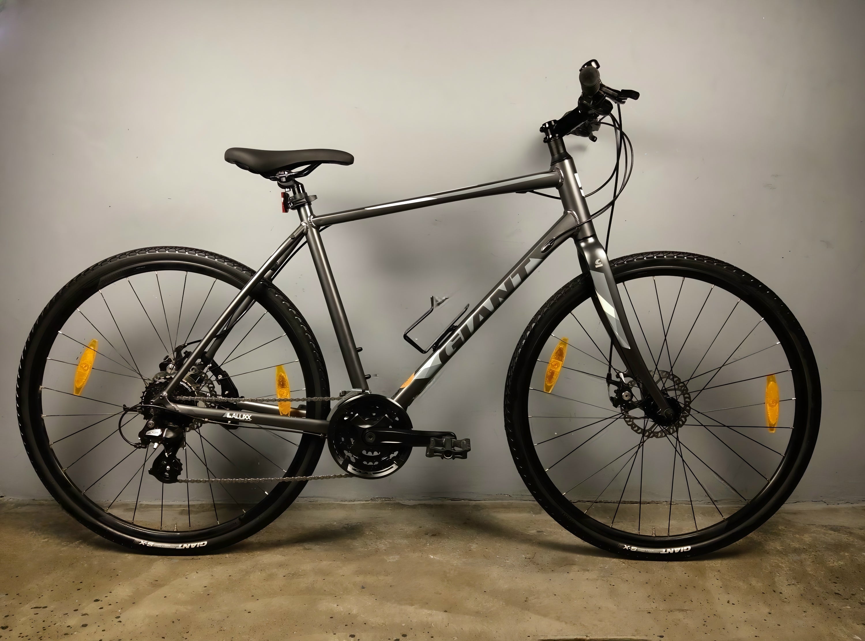 Giant Escape 2 Hybrid Bike