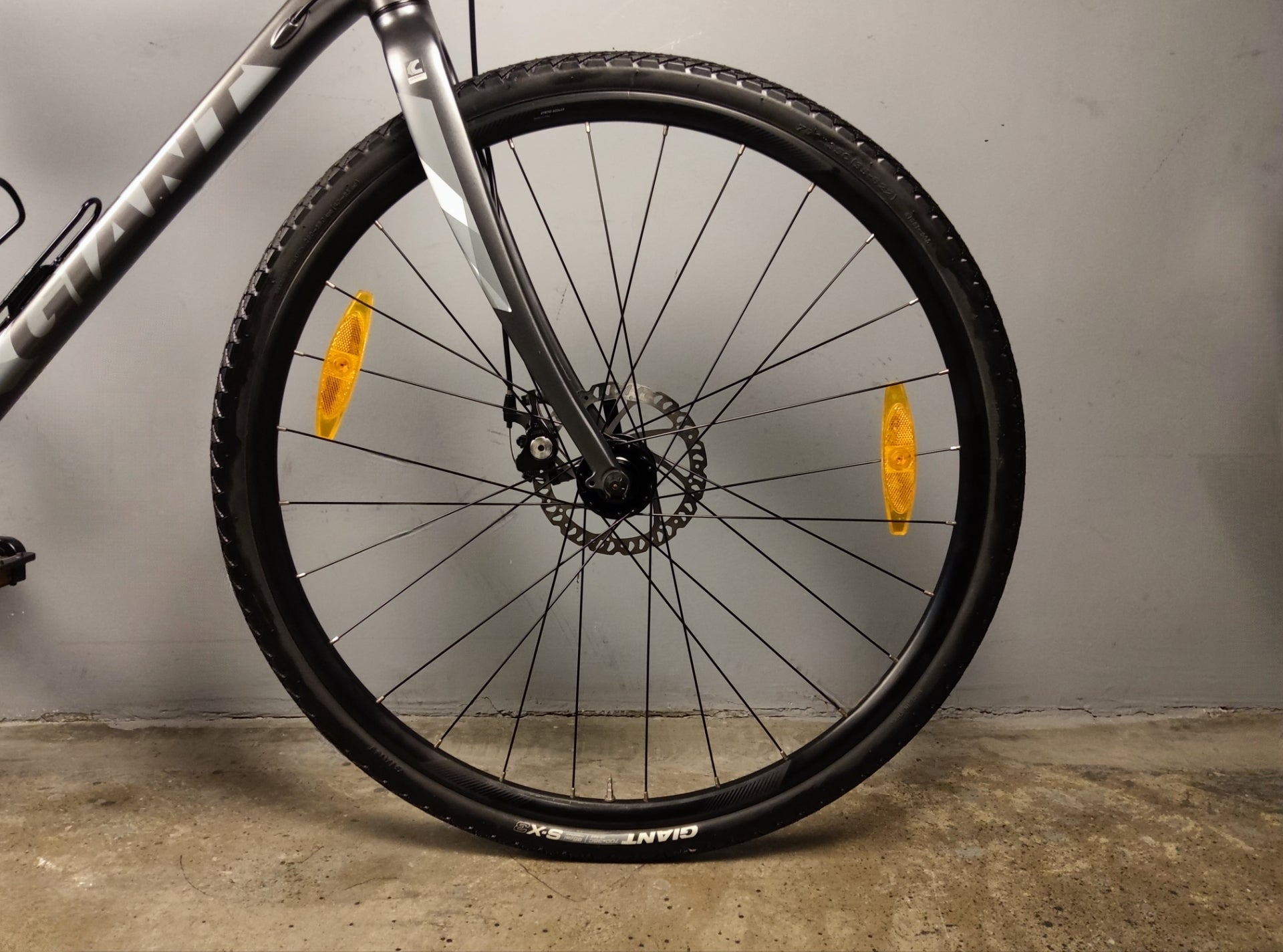 Giant Escape 2 Hybrid Bike