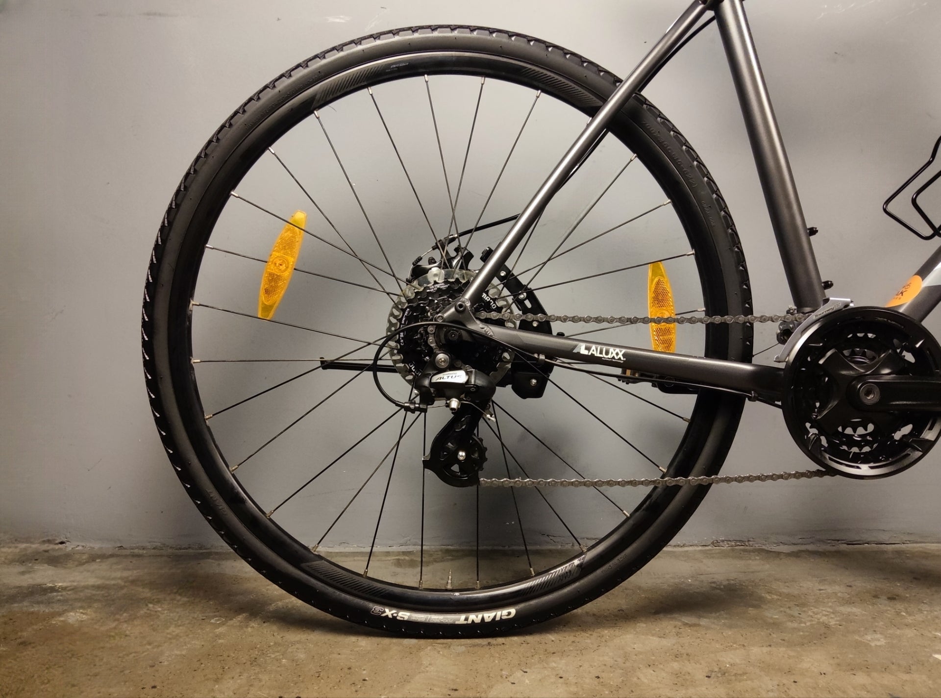 Giant Escape 2 Hybrid Bike