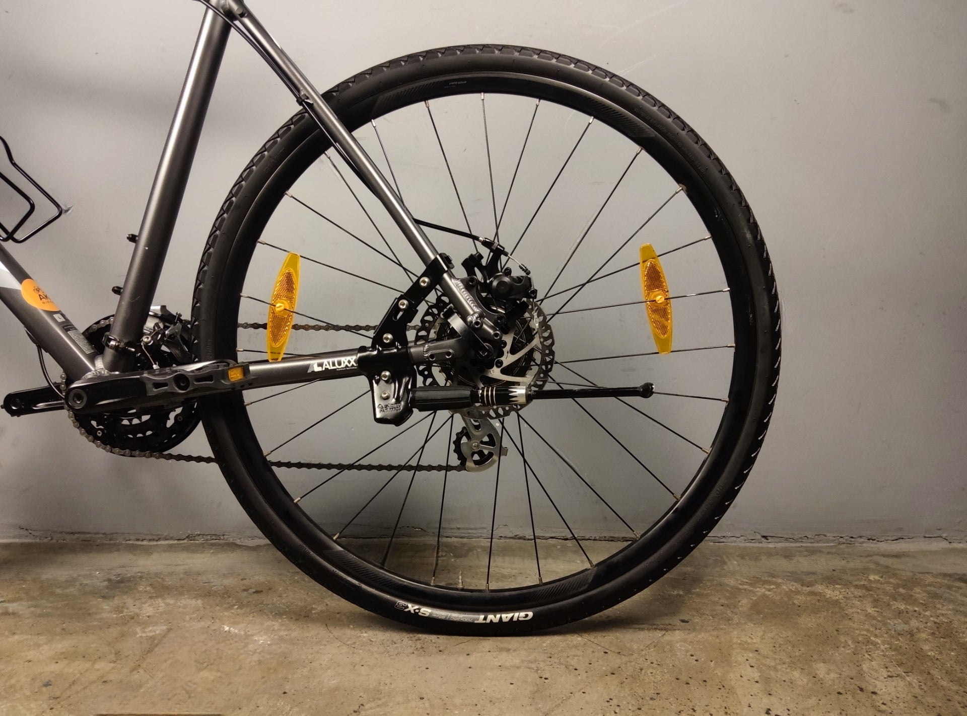 Giant Escape 2 Hybrid Bike