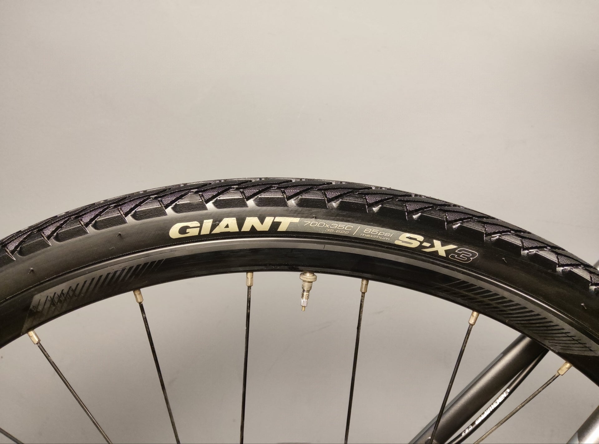 Giant Escape 2 Hybrid Bike