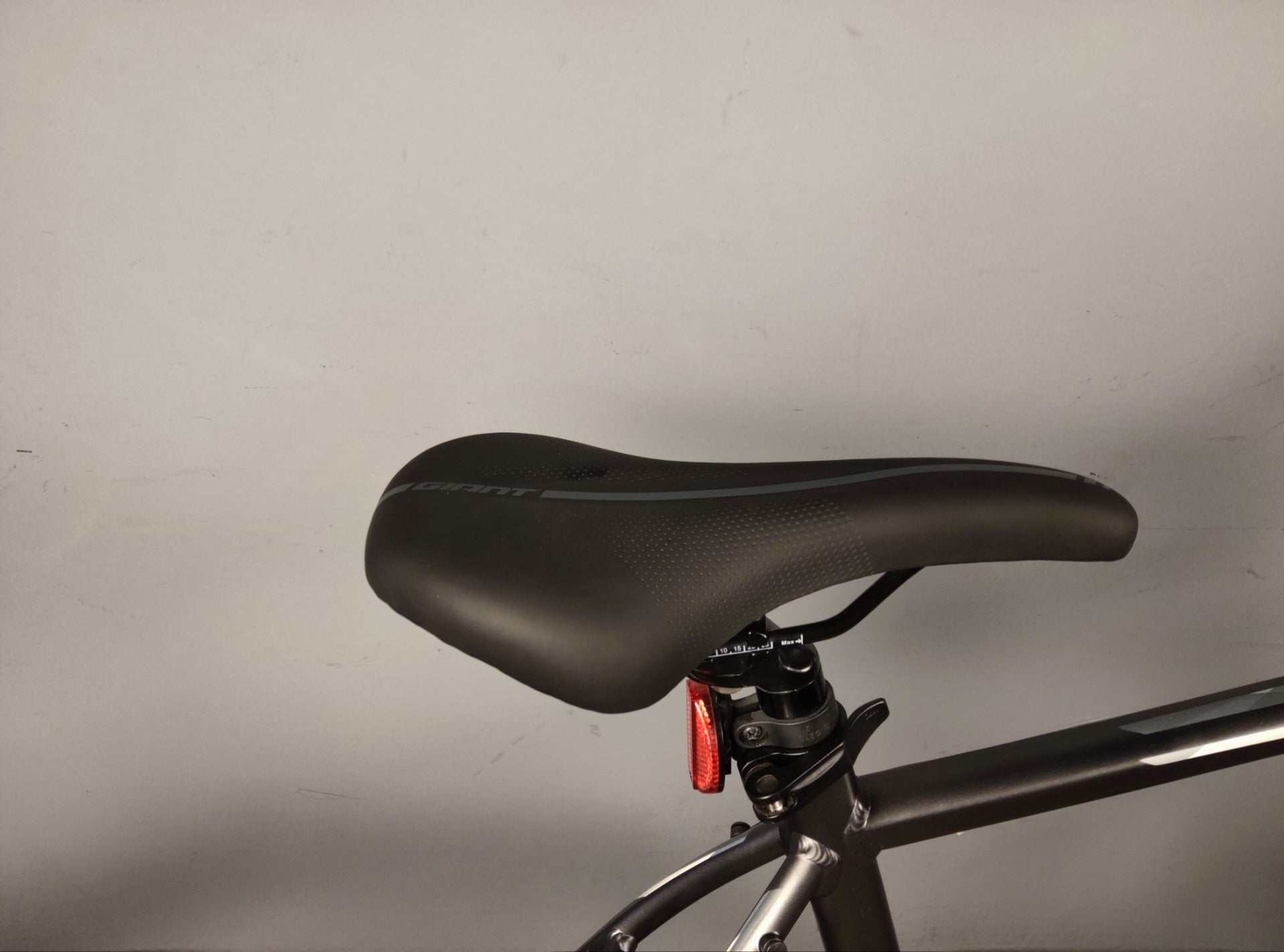 Giant Escape 2 Hybrid Bike