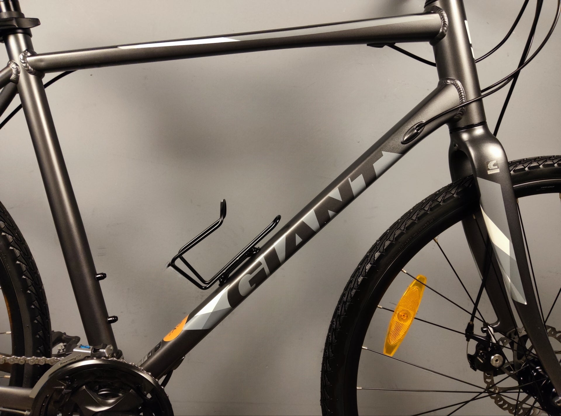 Giant Escape 2 Hybrid Bike