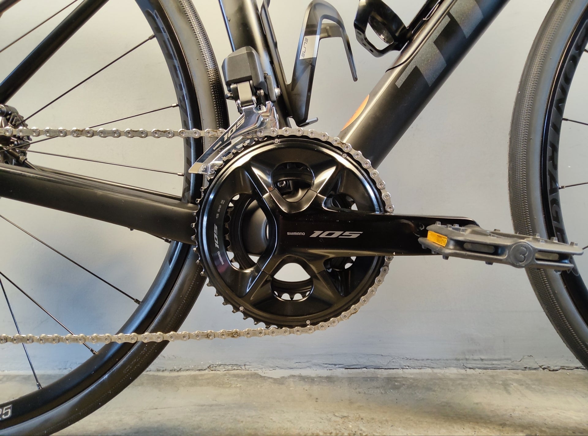 RENT Trek Domane SL 6 Gen 4