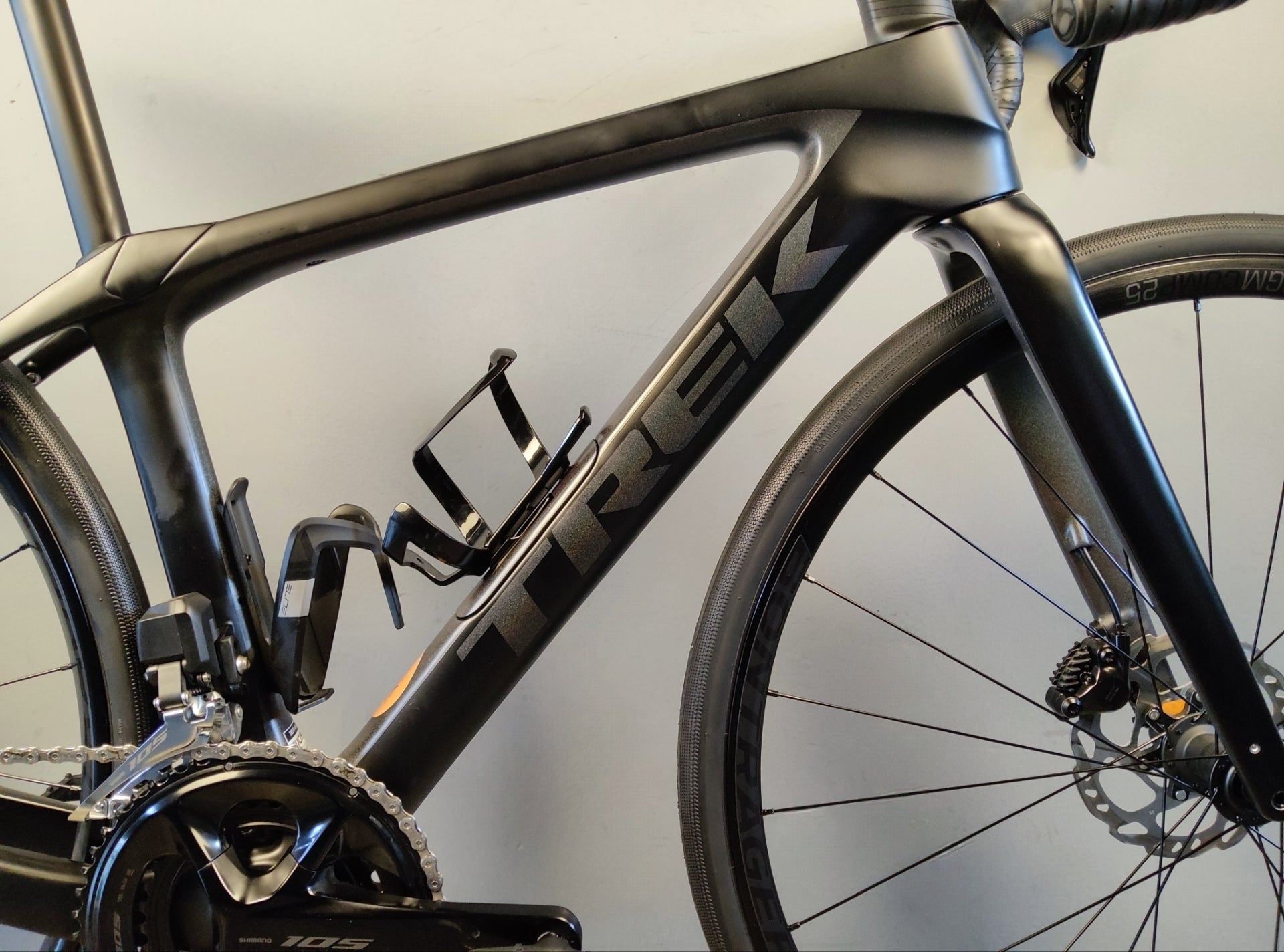 RENT Trek Domane SL 6 Gen 4