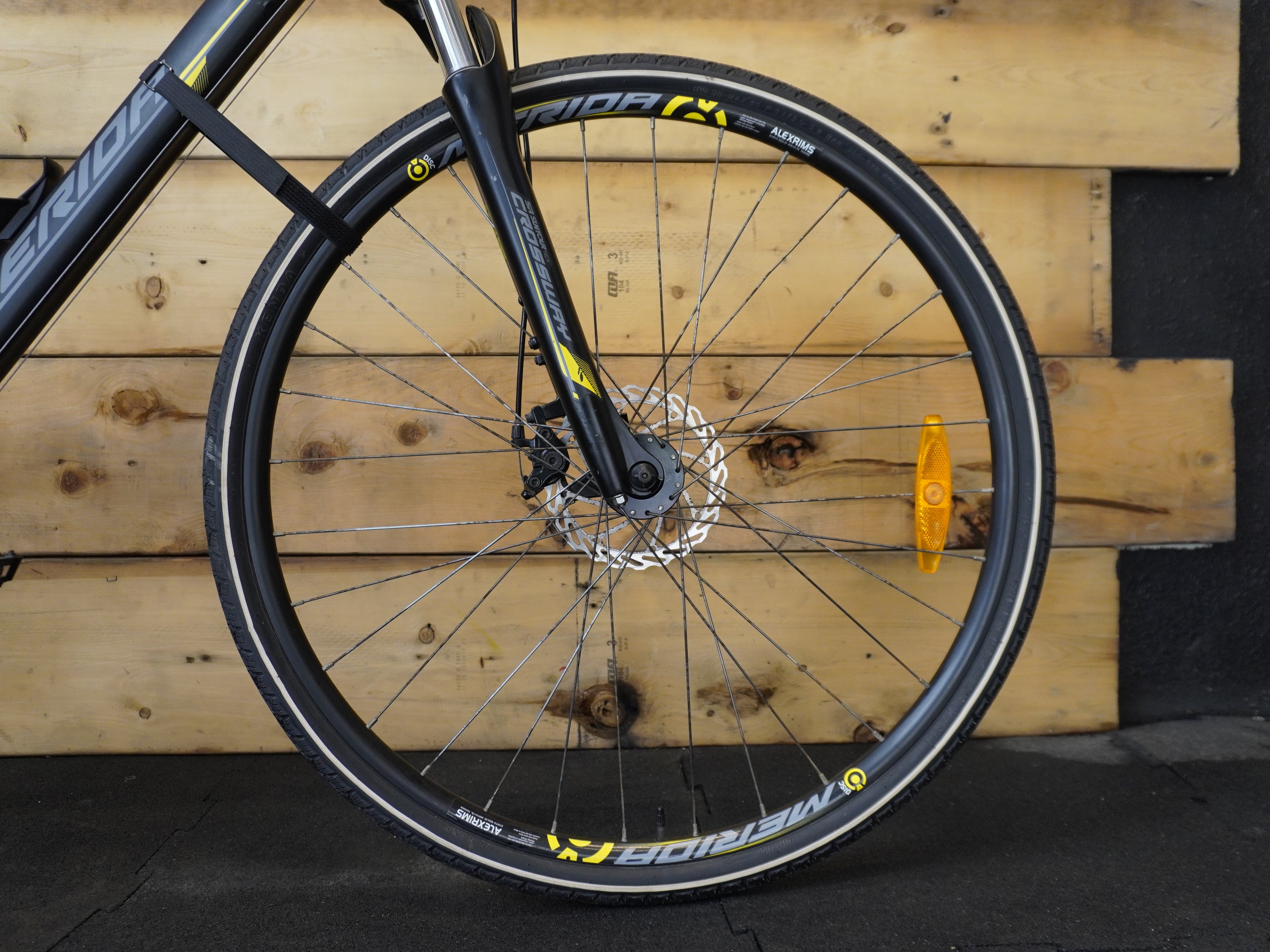 Merida Crossway 15 Hybrid Bike