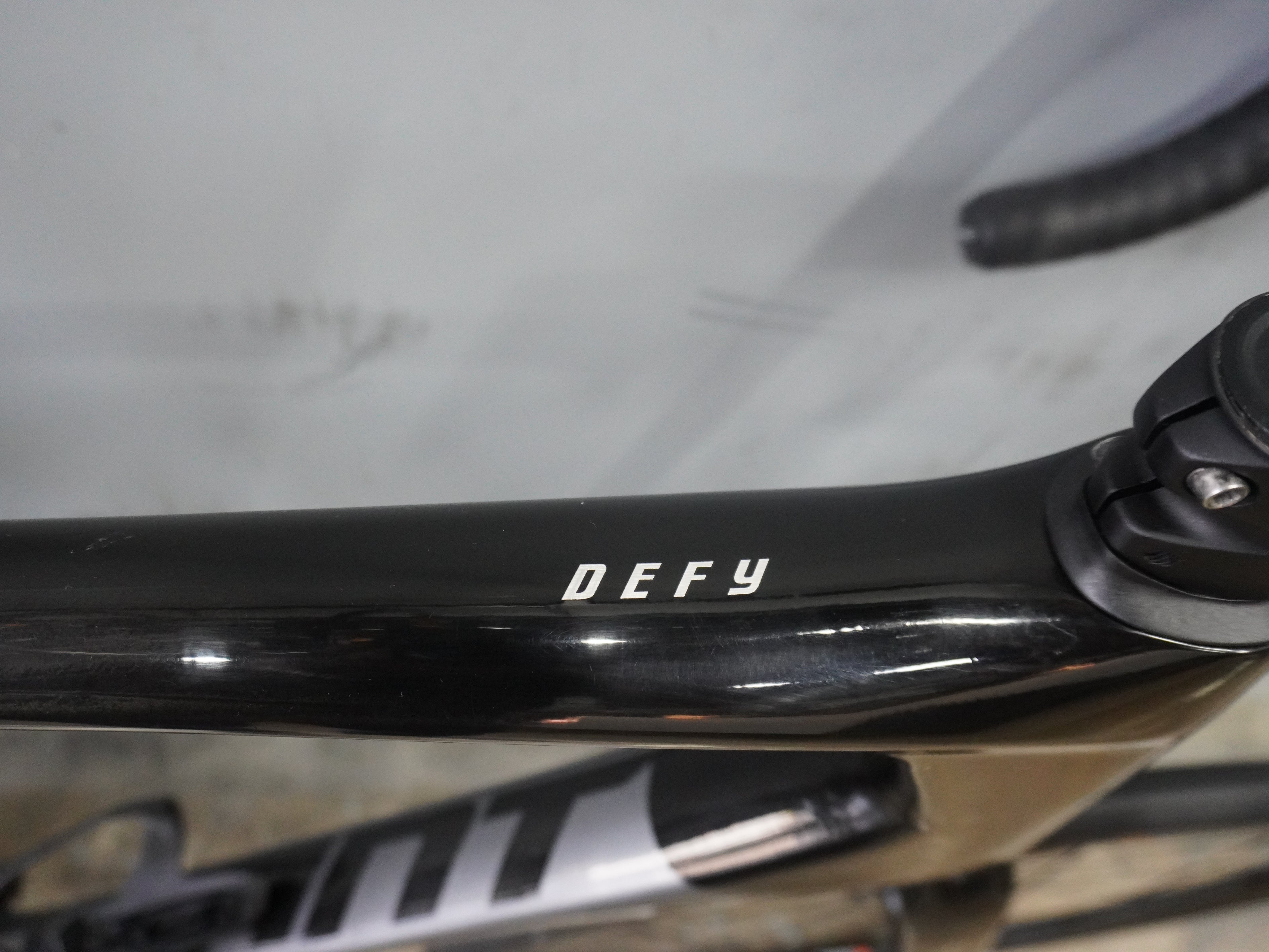 Giant Defy Advanced 1 Road Bike