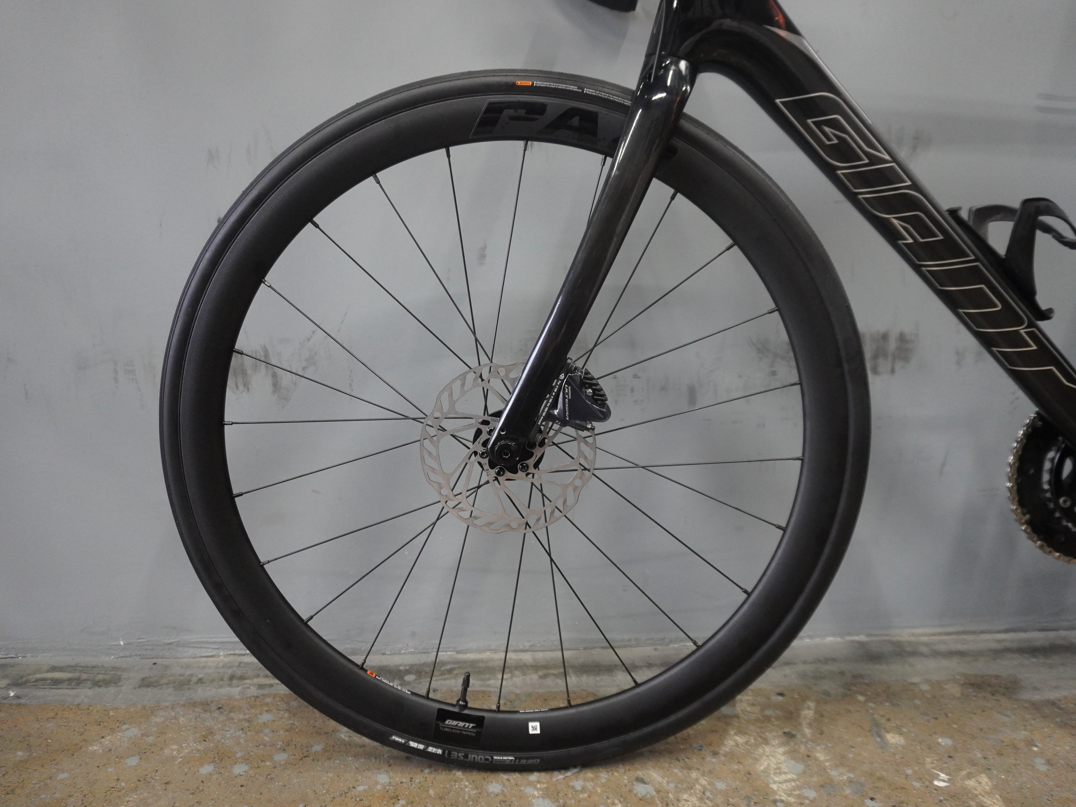 Giant Defy Advanced 1 Road Bike