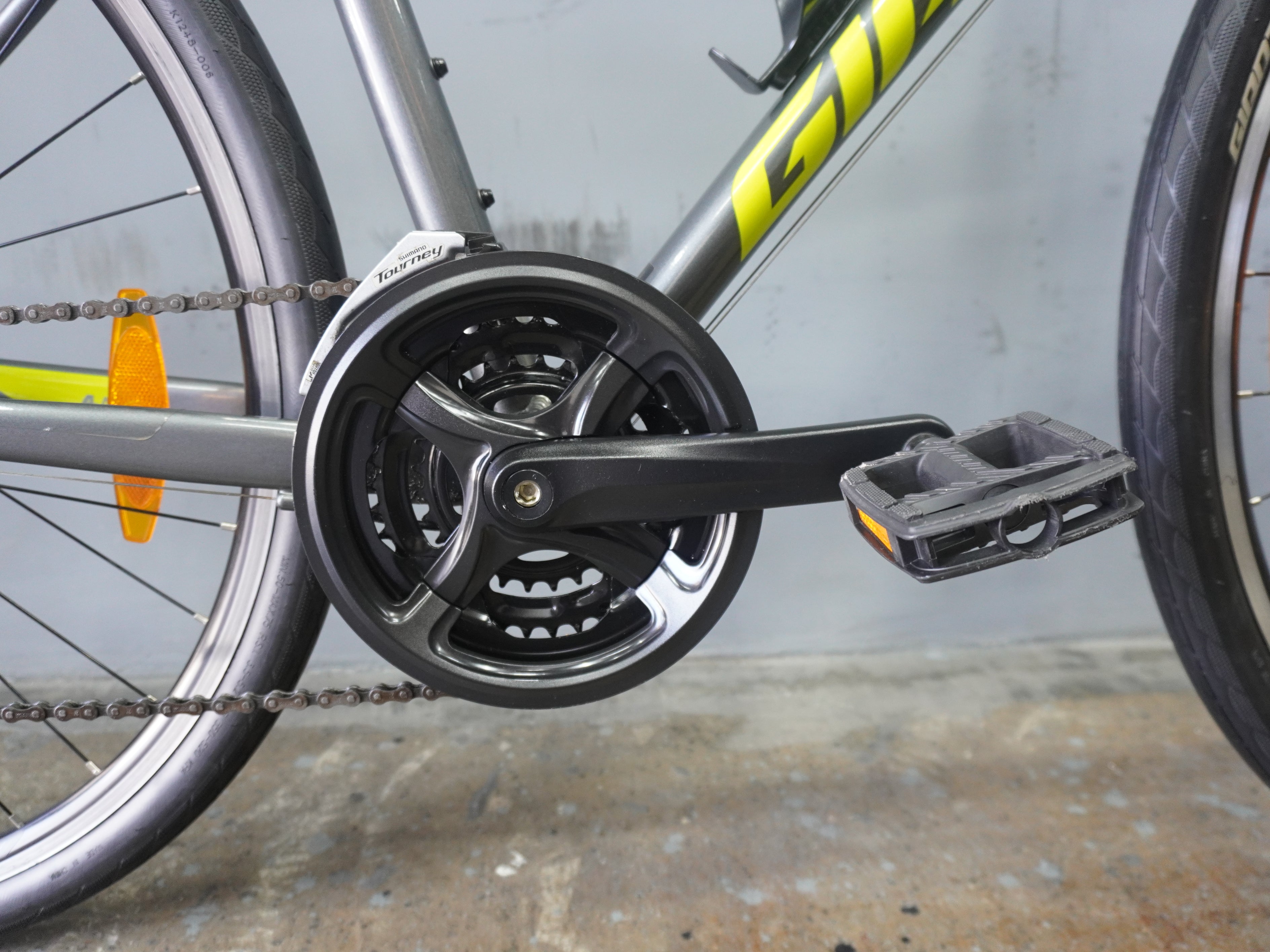 Giant Escape 3 Hybrid Bike