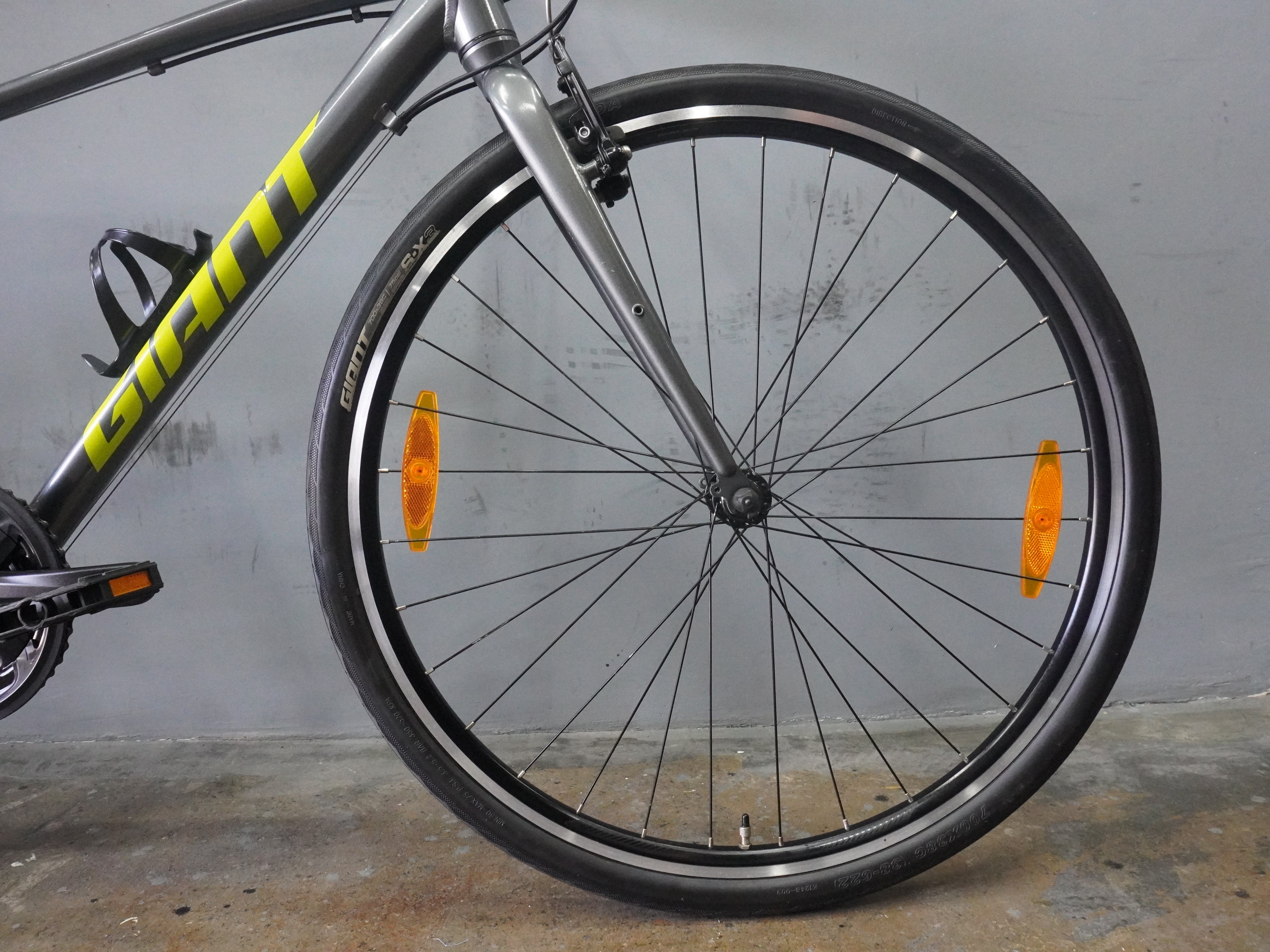 Giant Escape 3 Hybrid Bike