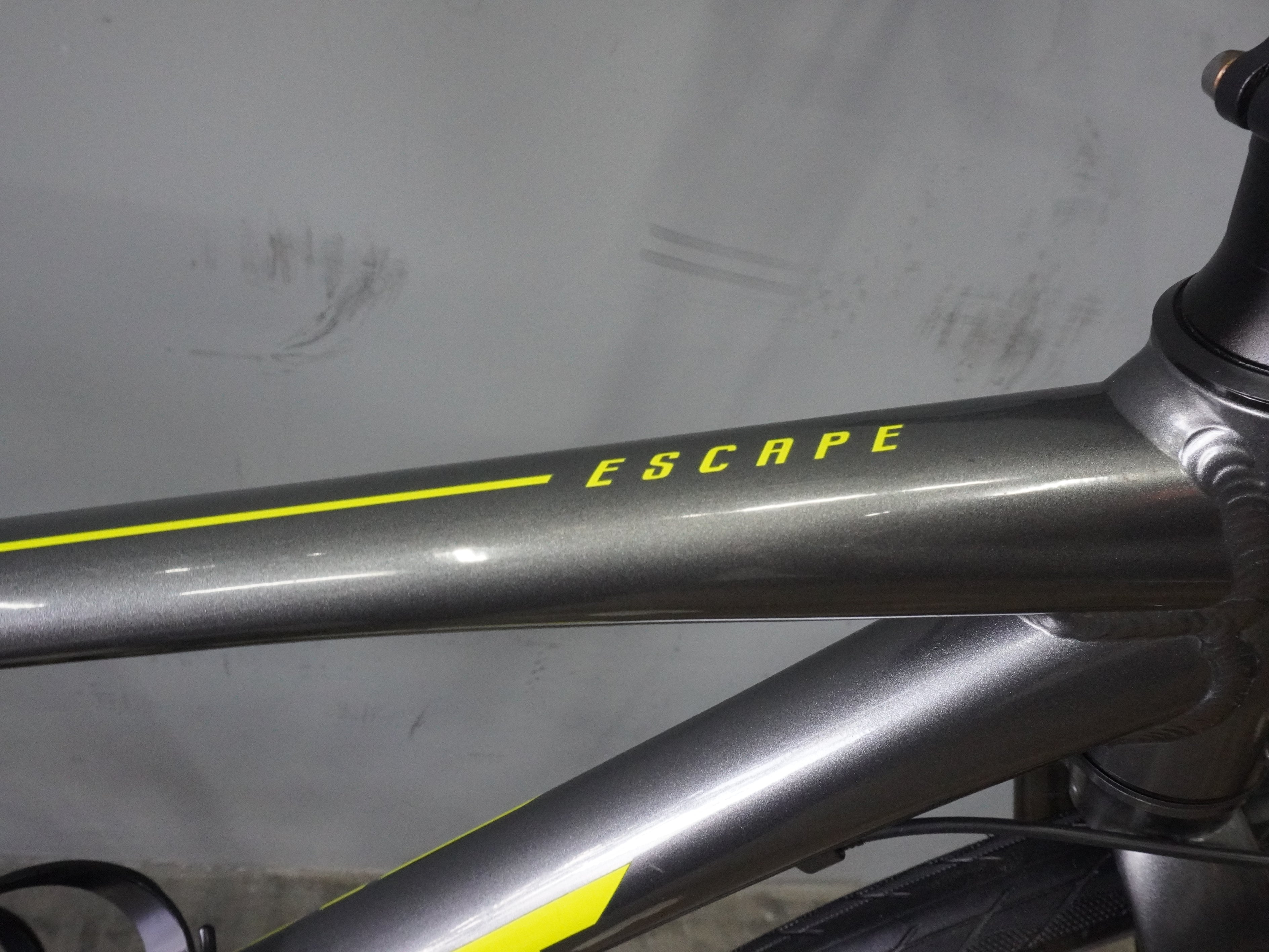 Giant Escape 3 Hybrid Bike