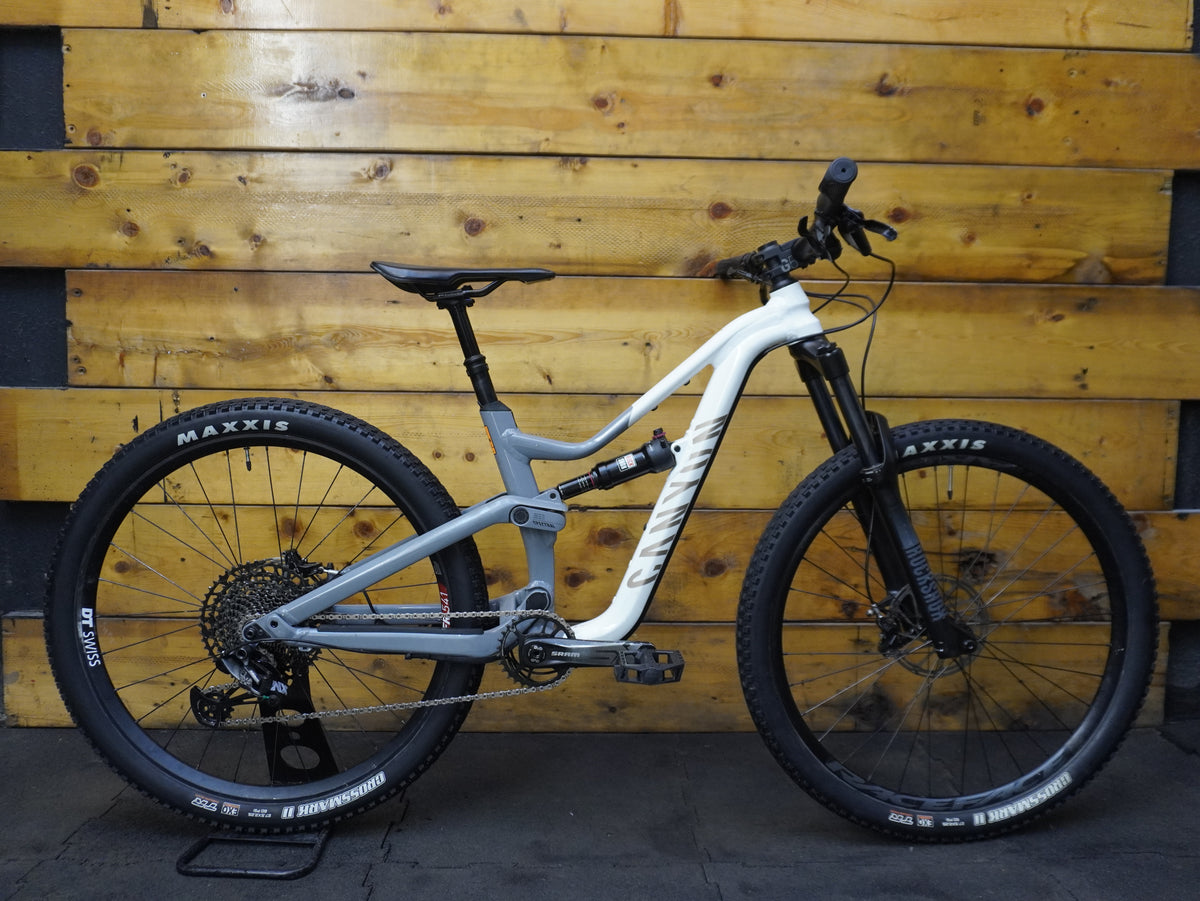 Canyon Spectral Young Hero Mountain Bike