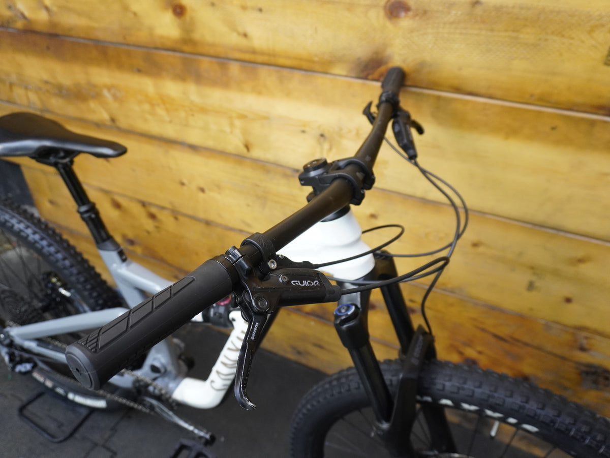 Canyon Spectral Young Hero Mountain Bike