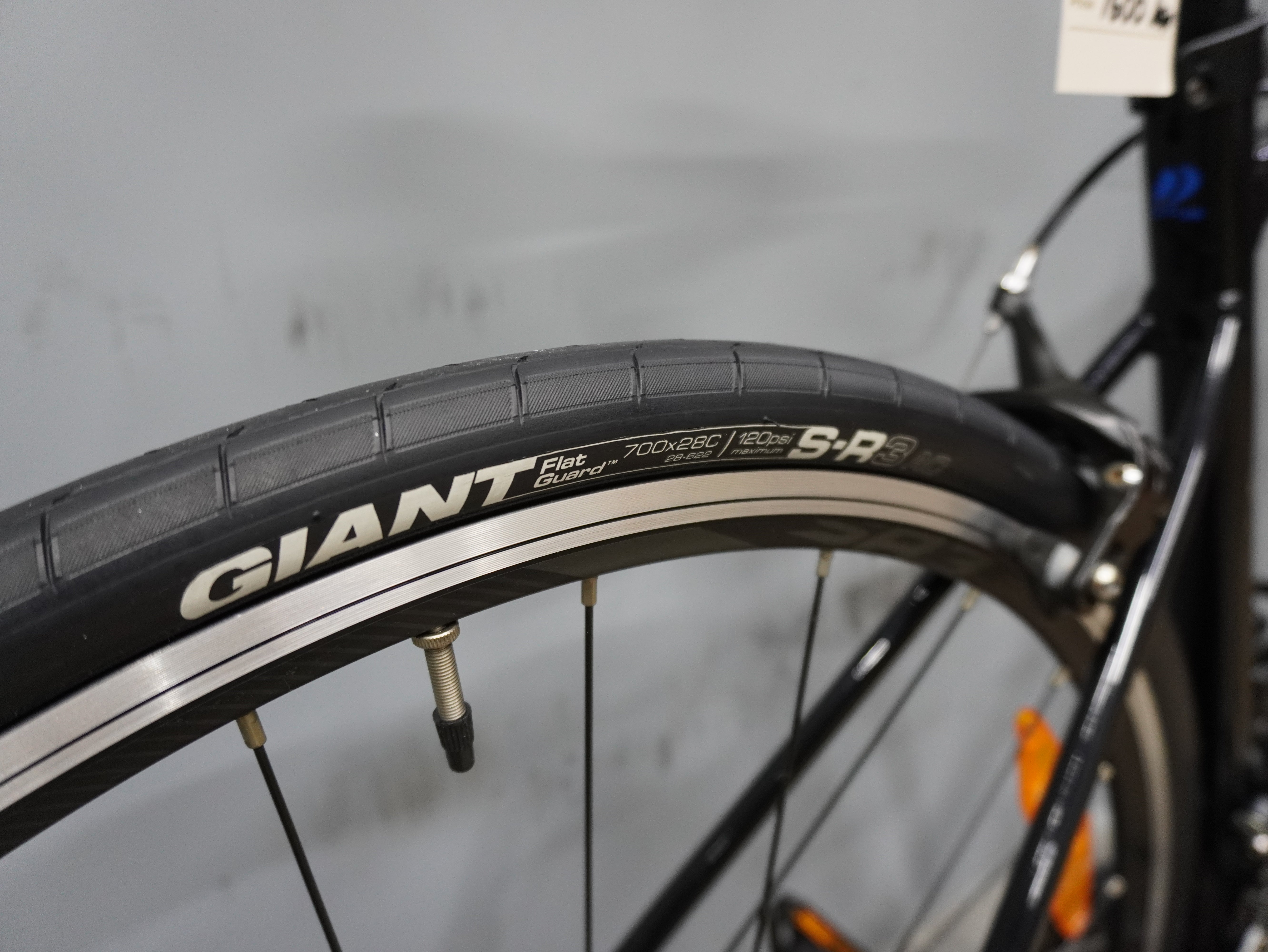 Giant Contend 3 Road Bike