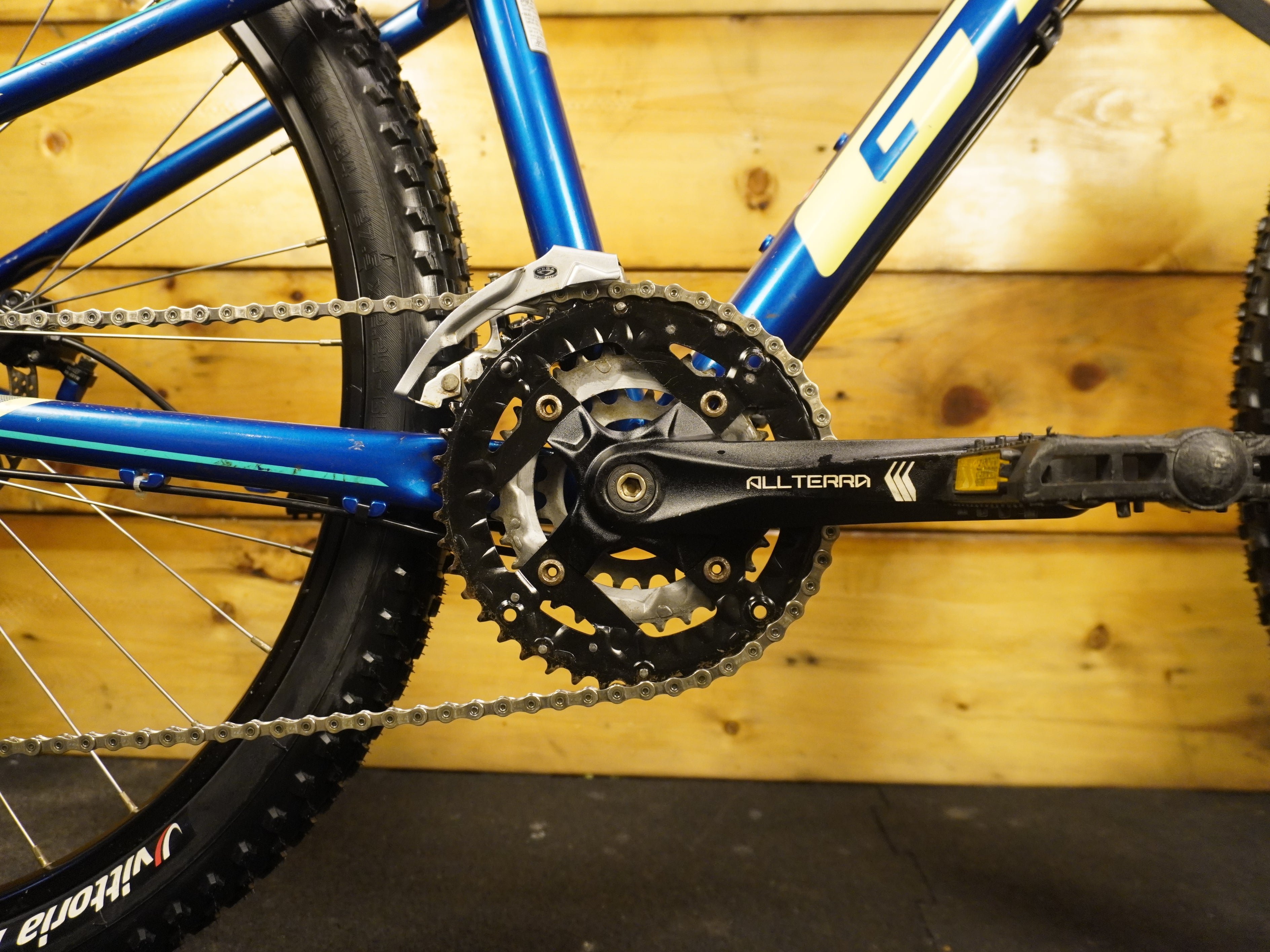 GT Avalanche Sport Mountain Bike