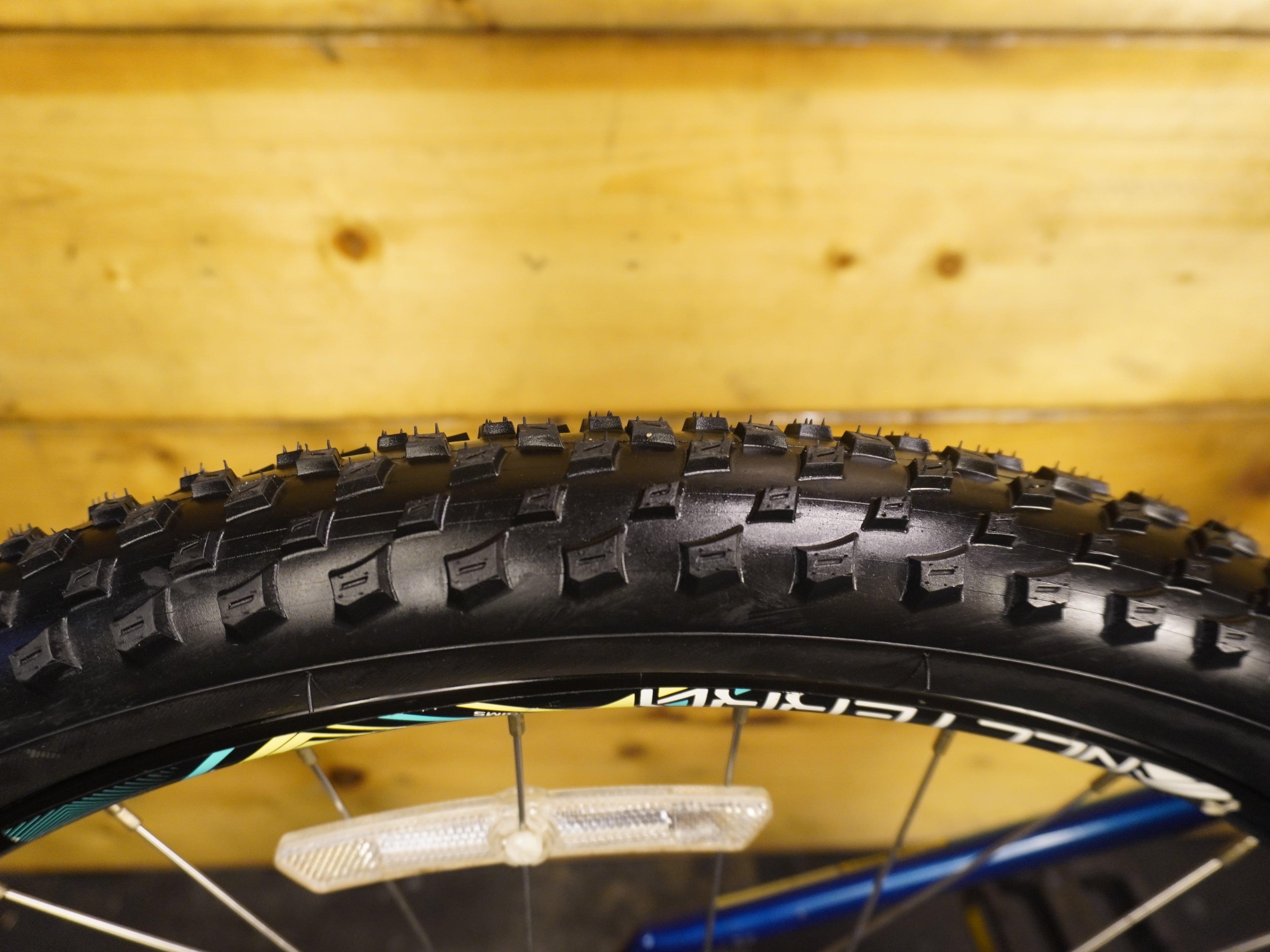 GT Avalanche Sport Mountain Bike