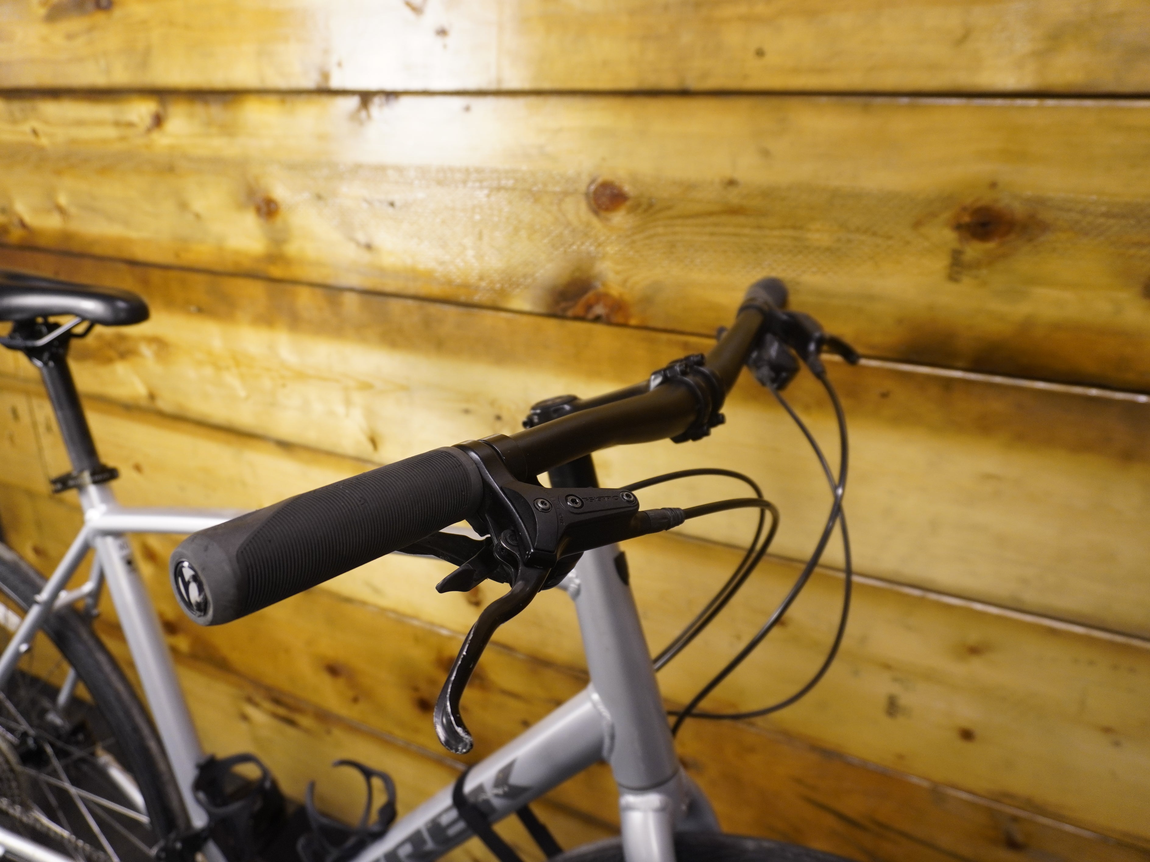 RENT Trek FX2 Hybrid Bike