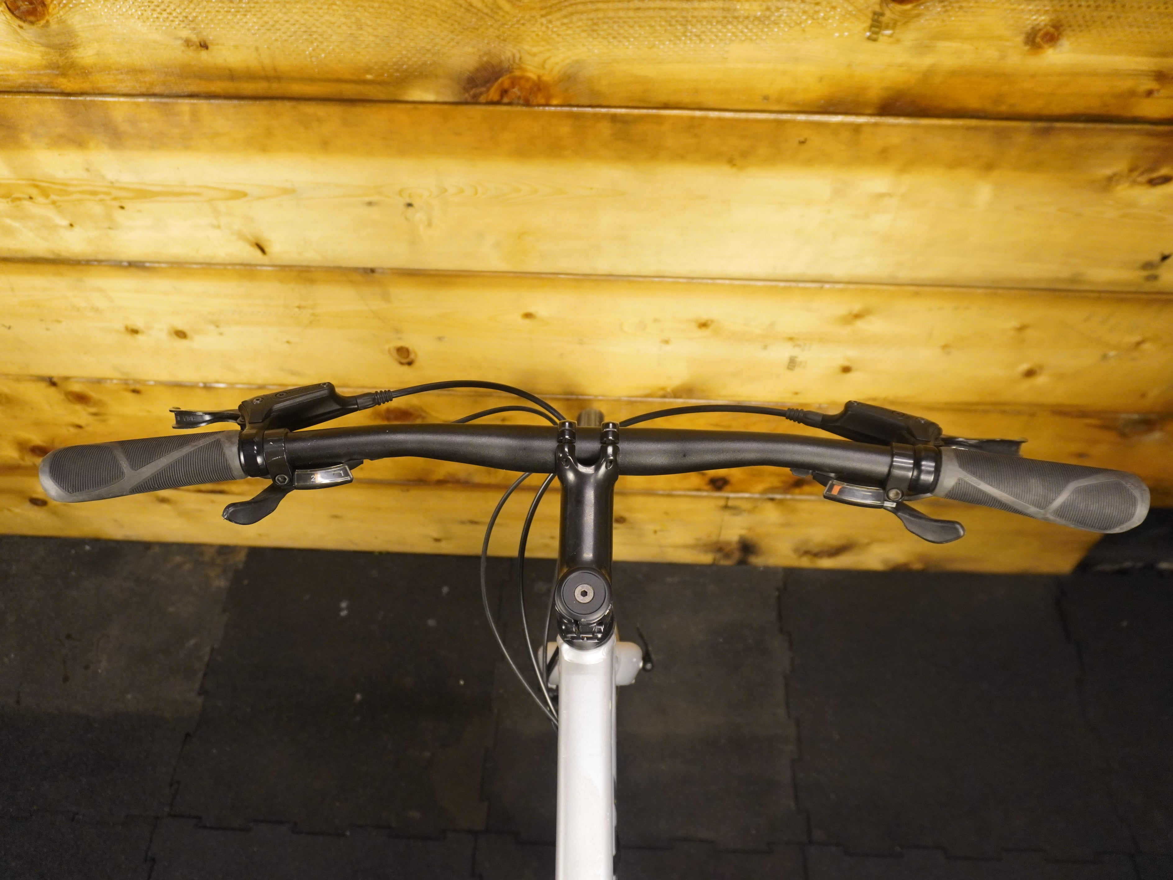 RENT Trek FX2 Hybrid Bike