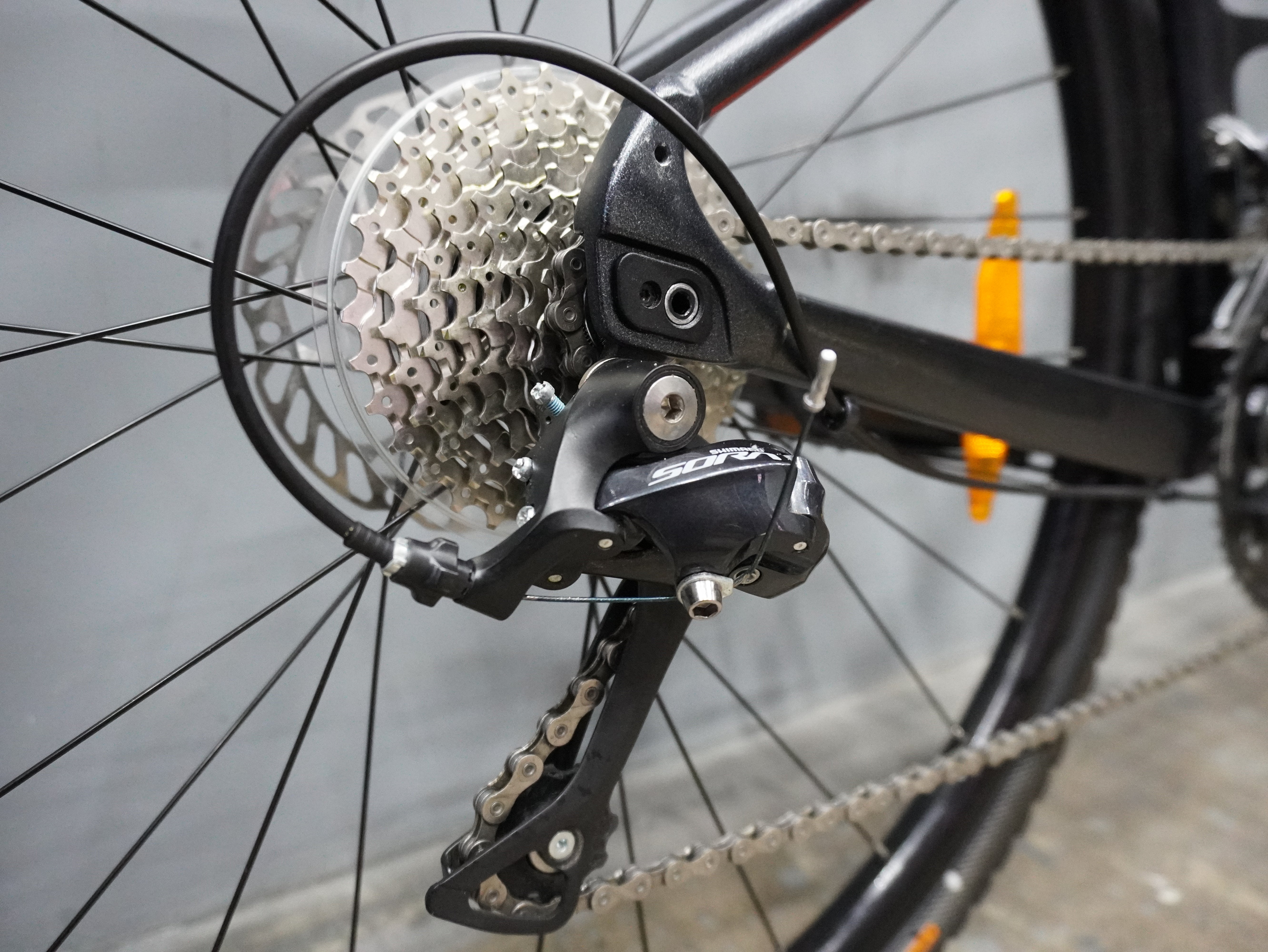 Giant Revolt 2 Gravel Bike