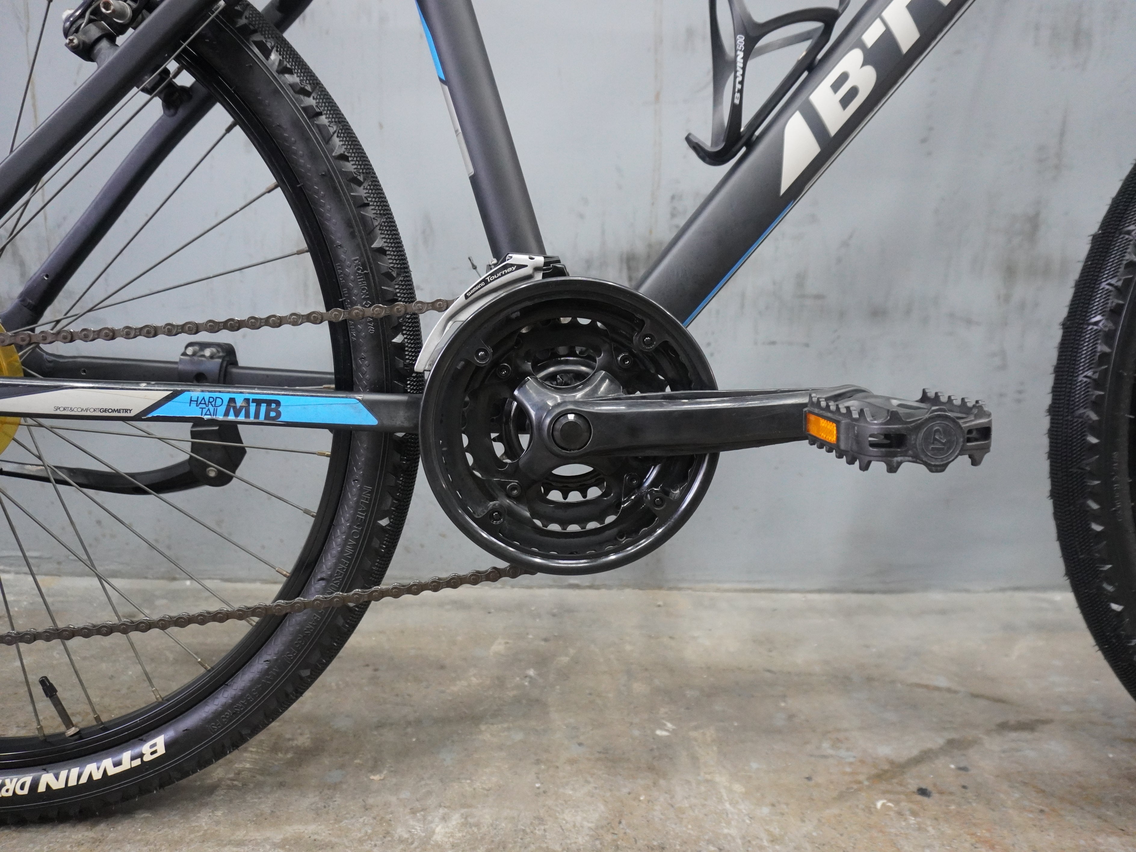 B'twin Rockrider 340 Mountain Bike