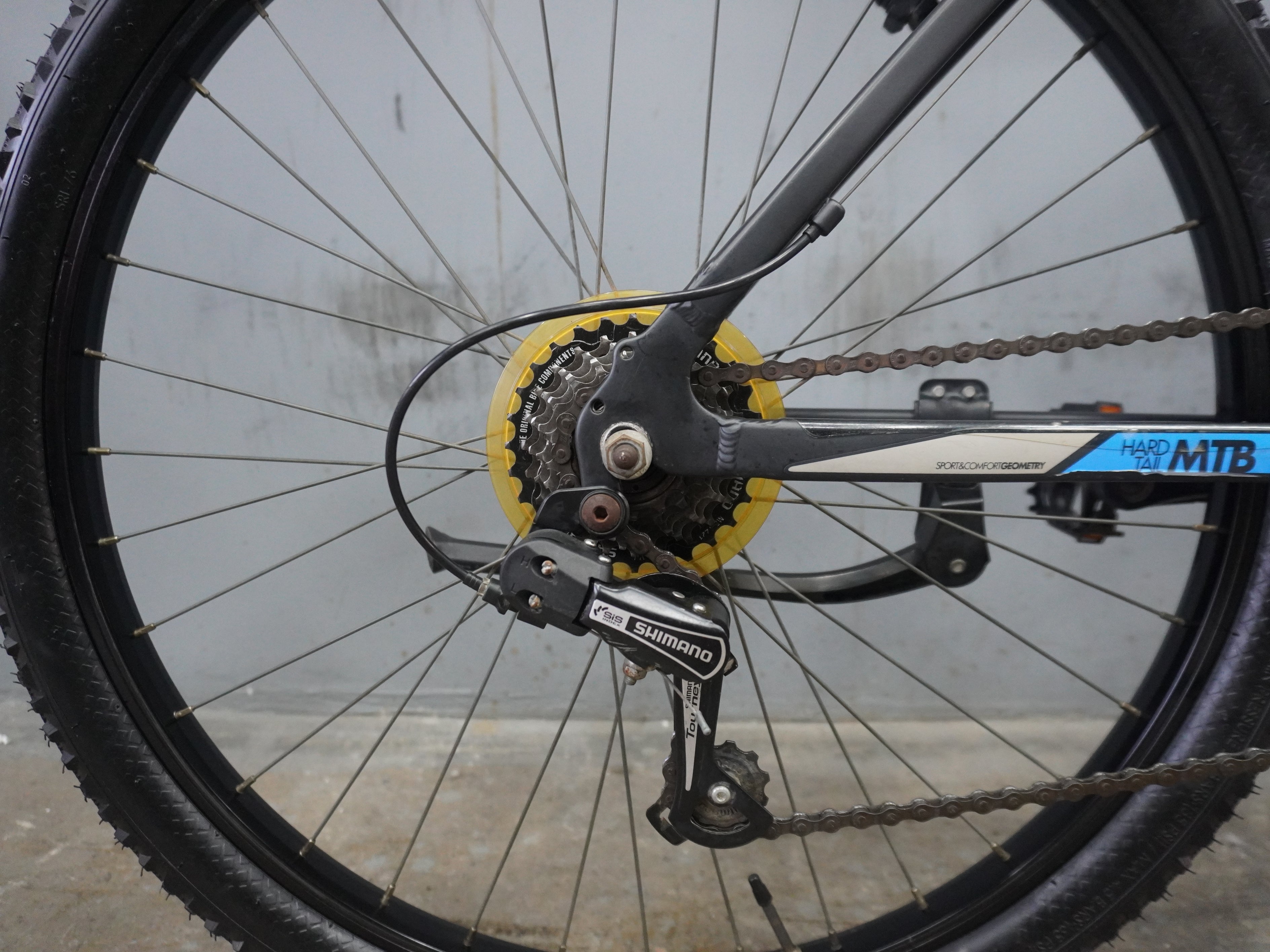 B'twin Rockrider 340 Mountain Bike