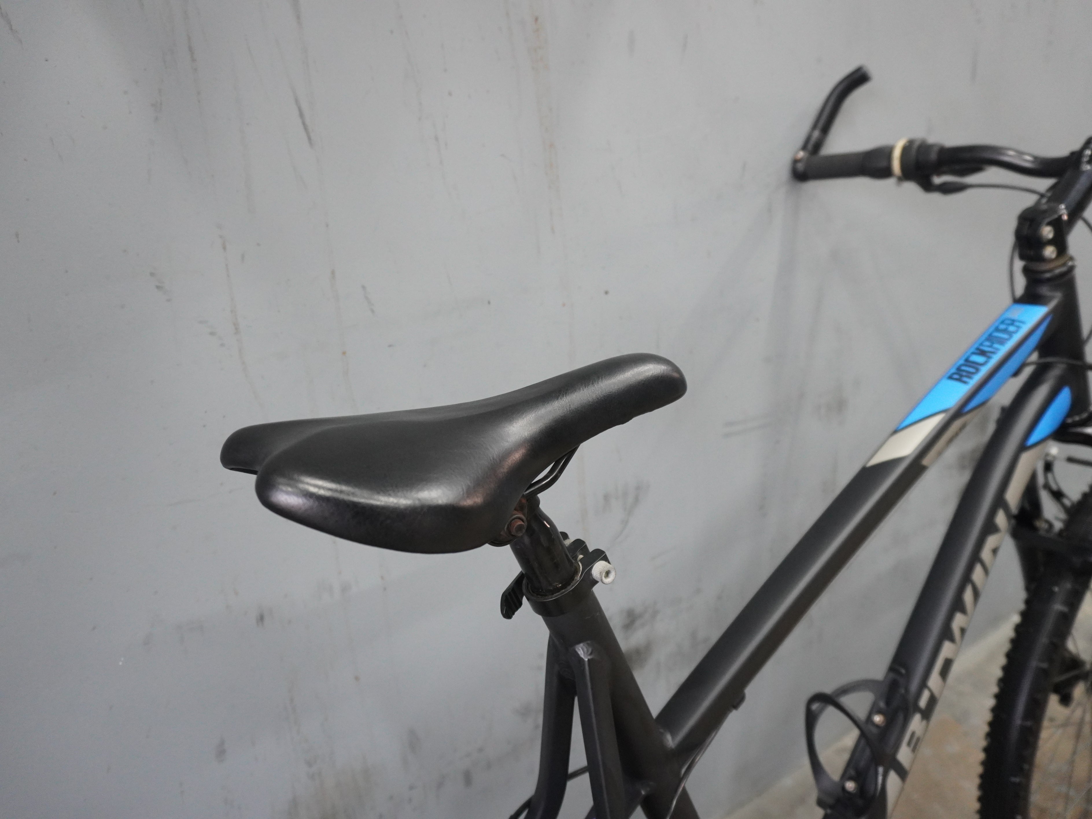 B'twin Rockrider 340 Mountain Bike