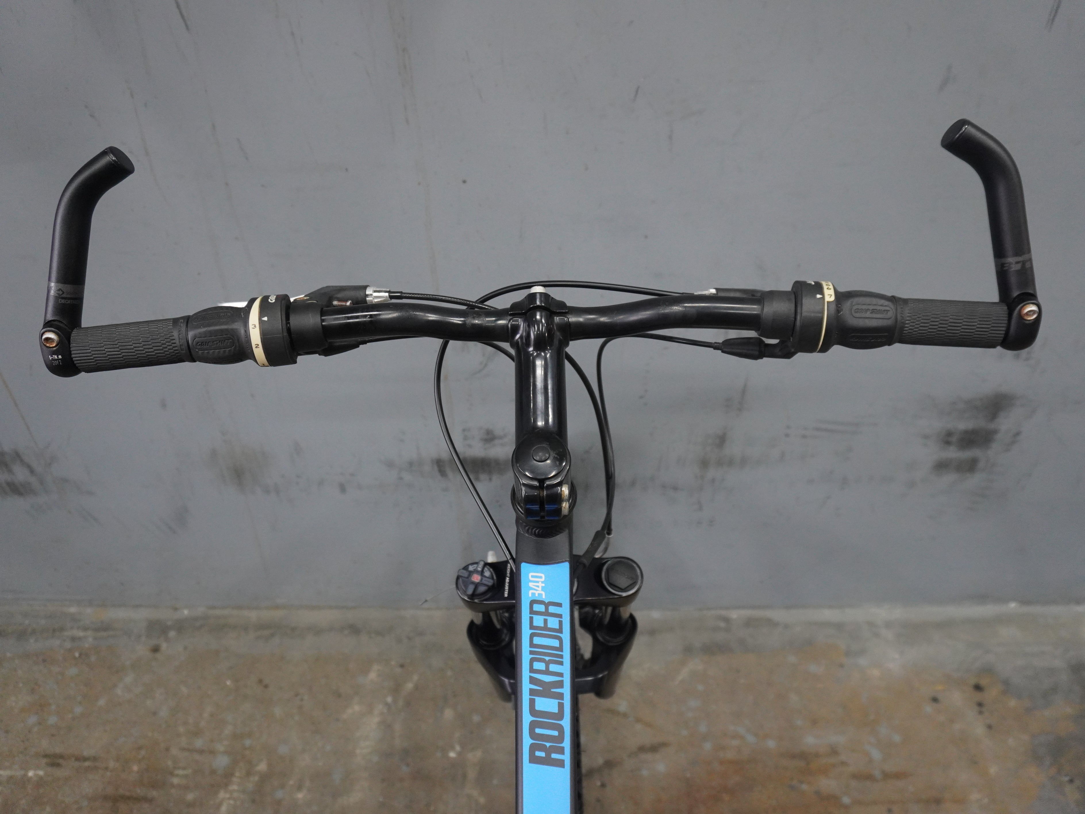 B'twin Rockrider 340 Mountain Bike