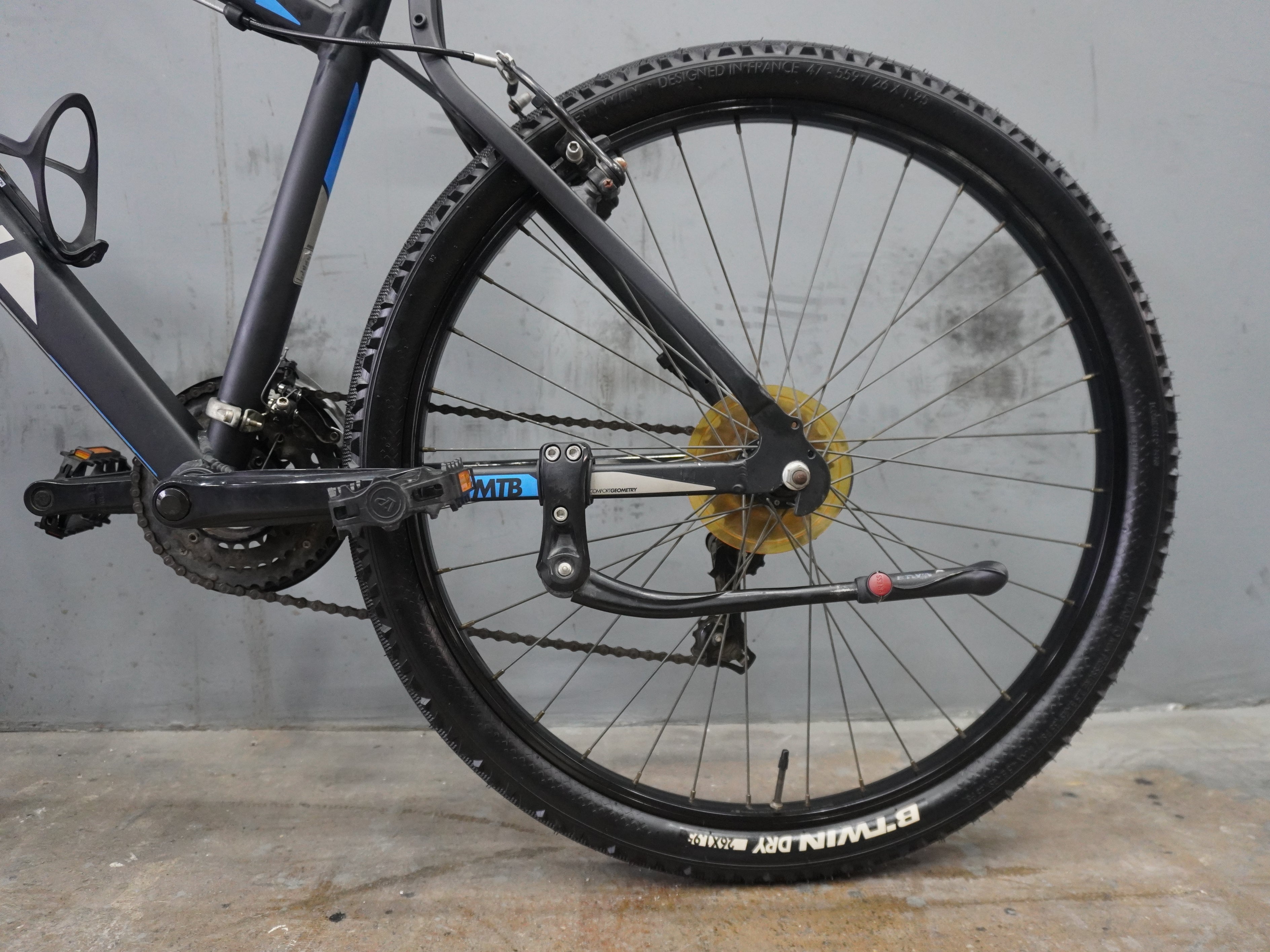 B'twin Rockrider 340 Mountain Bike