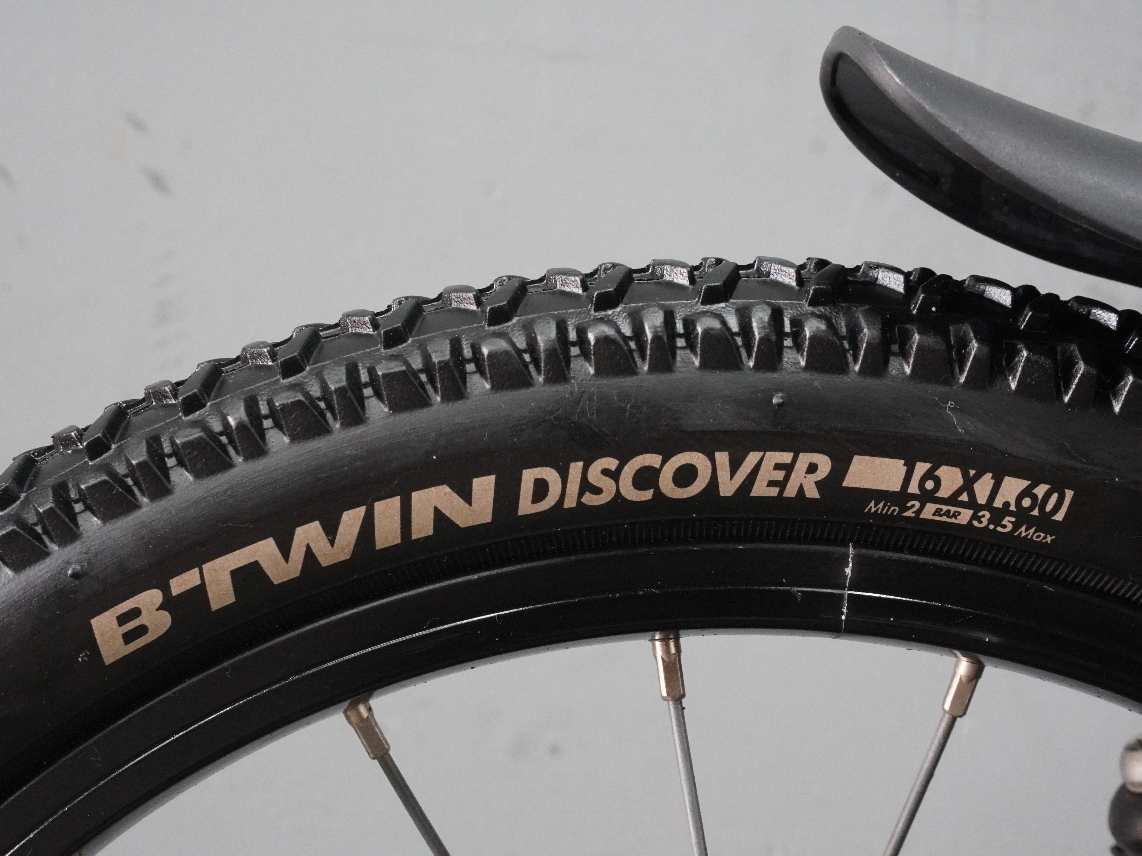 B'twin Dark Hero 500 Kids Bikes