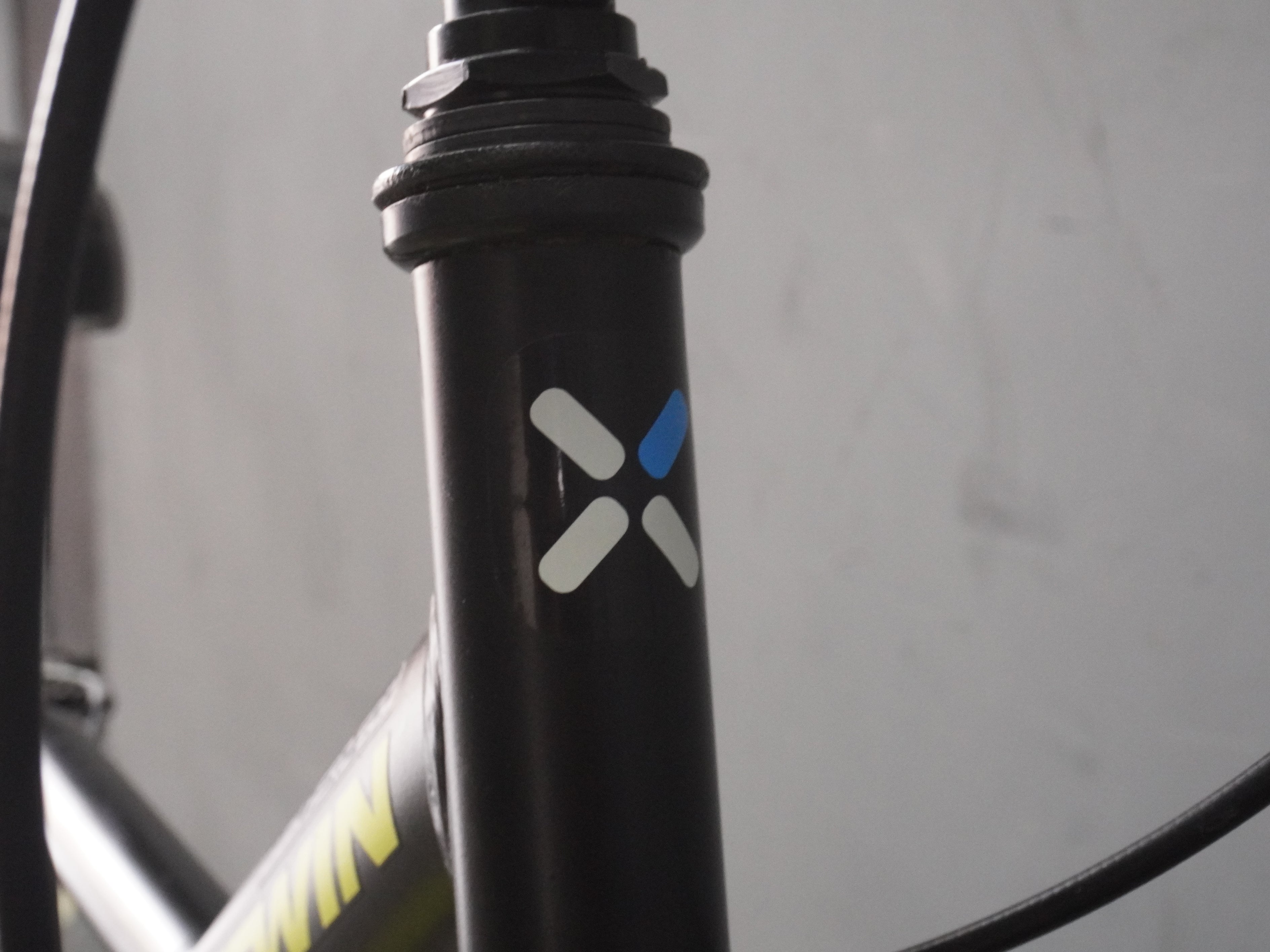 B'twin Dark Hero 500 Kids Bikes