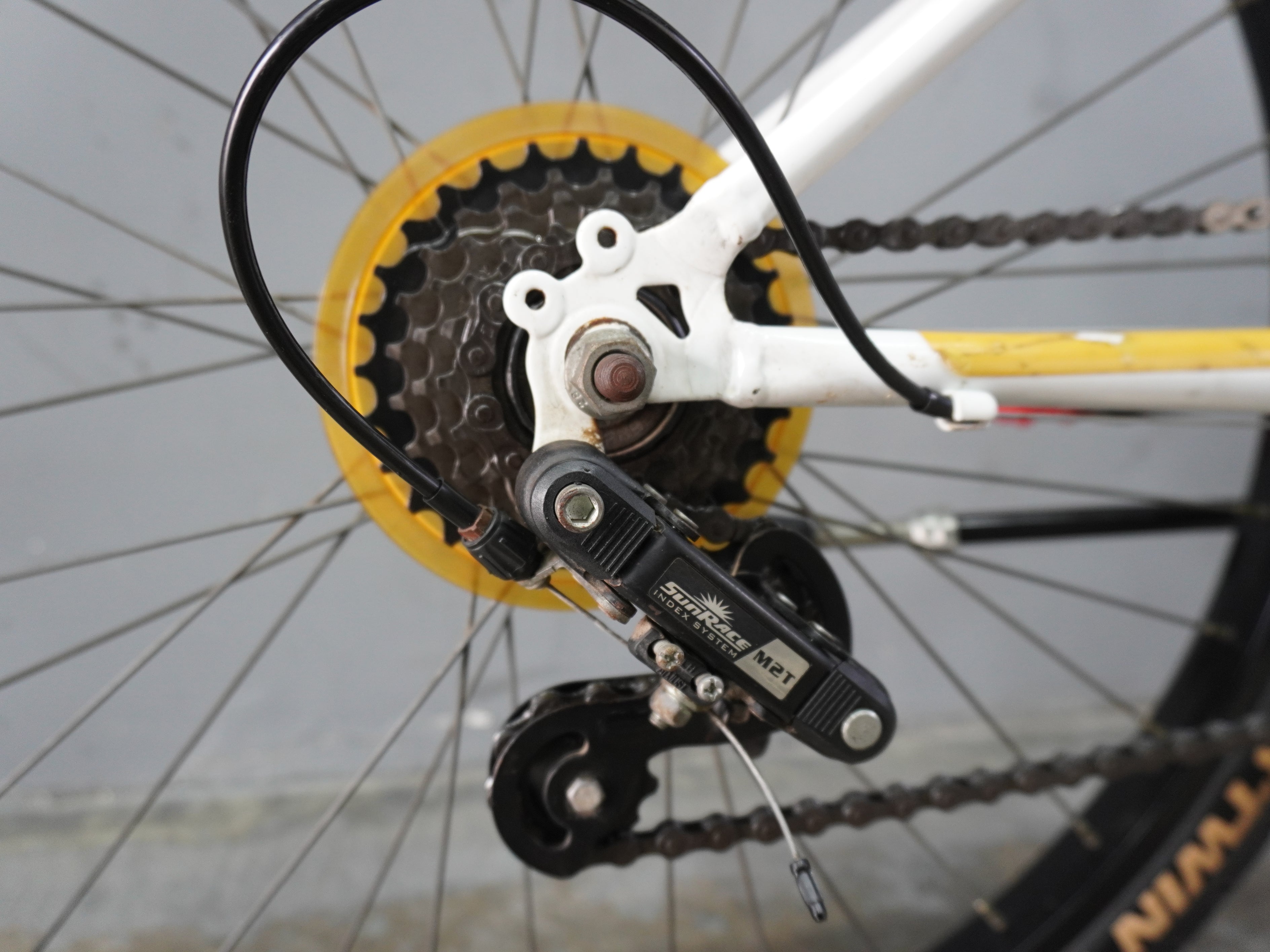 B'twin Rockrider 300 Kids Bike