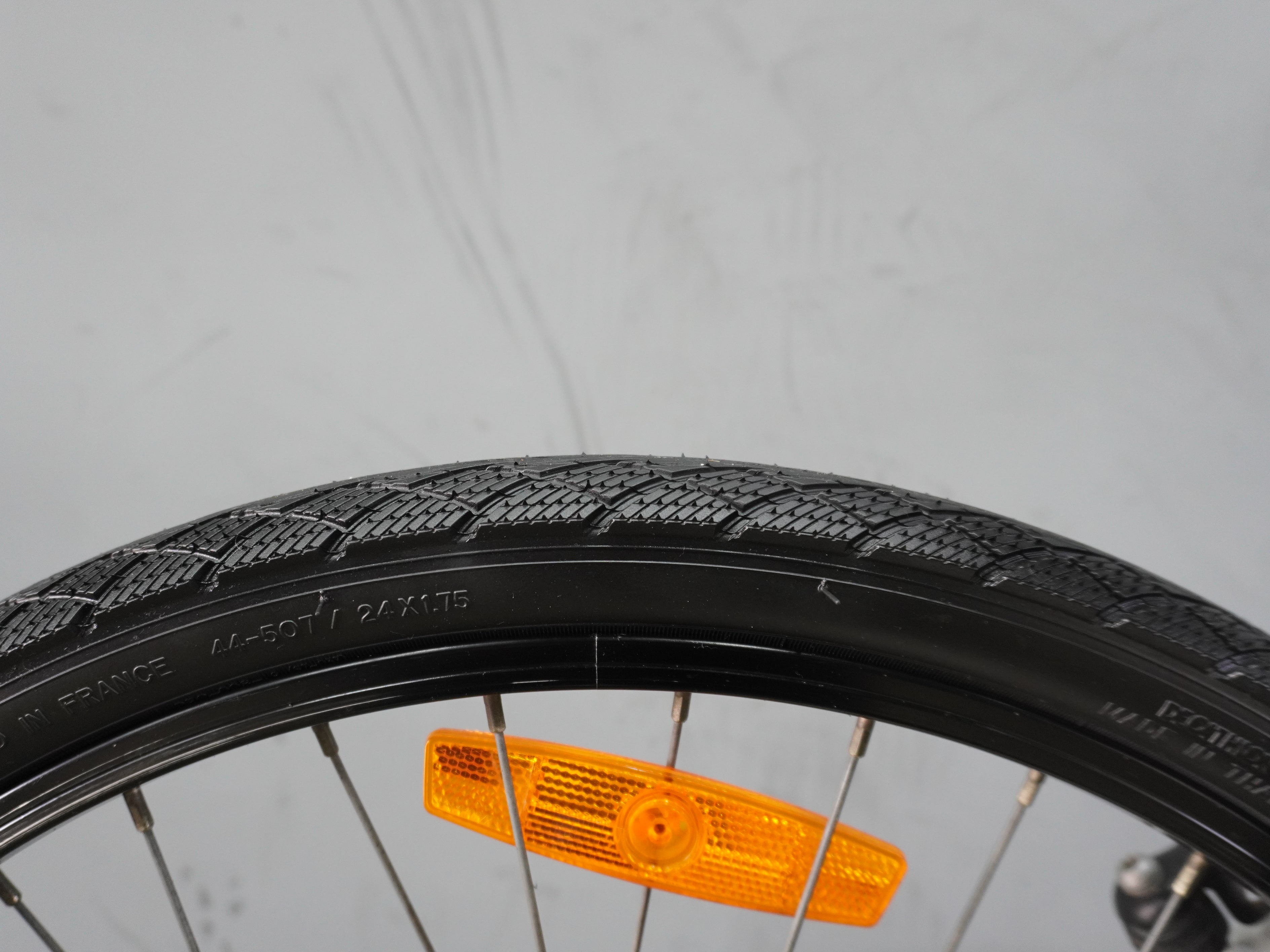 B'twin Rockrider 300 Kids Bike