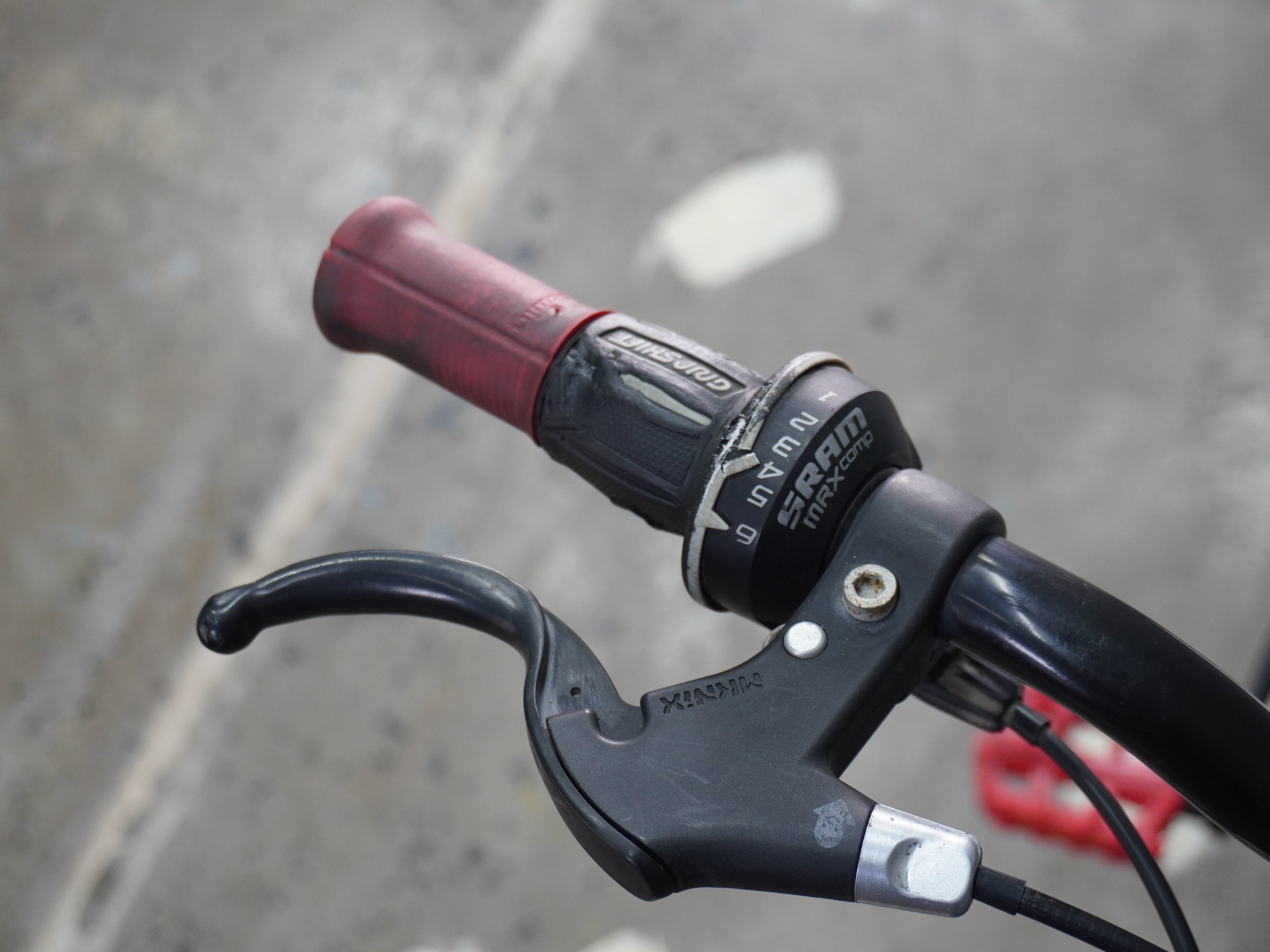 B'twin Rockrider 300 Kids Bike