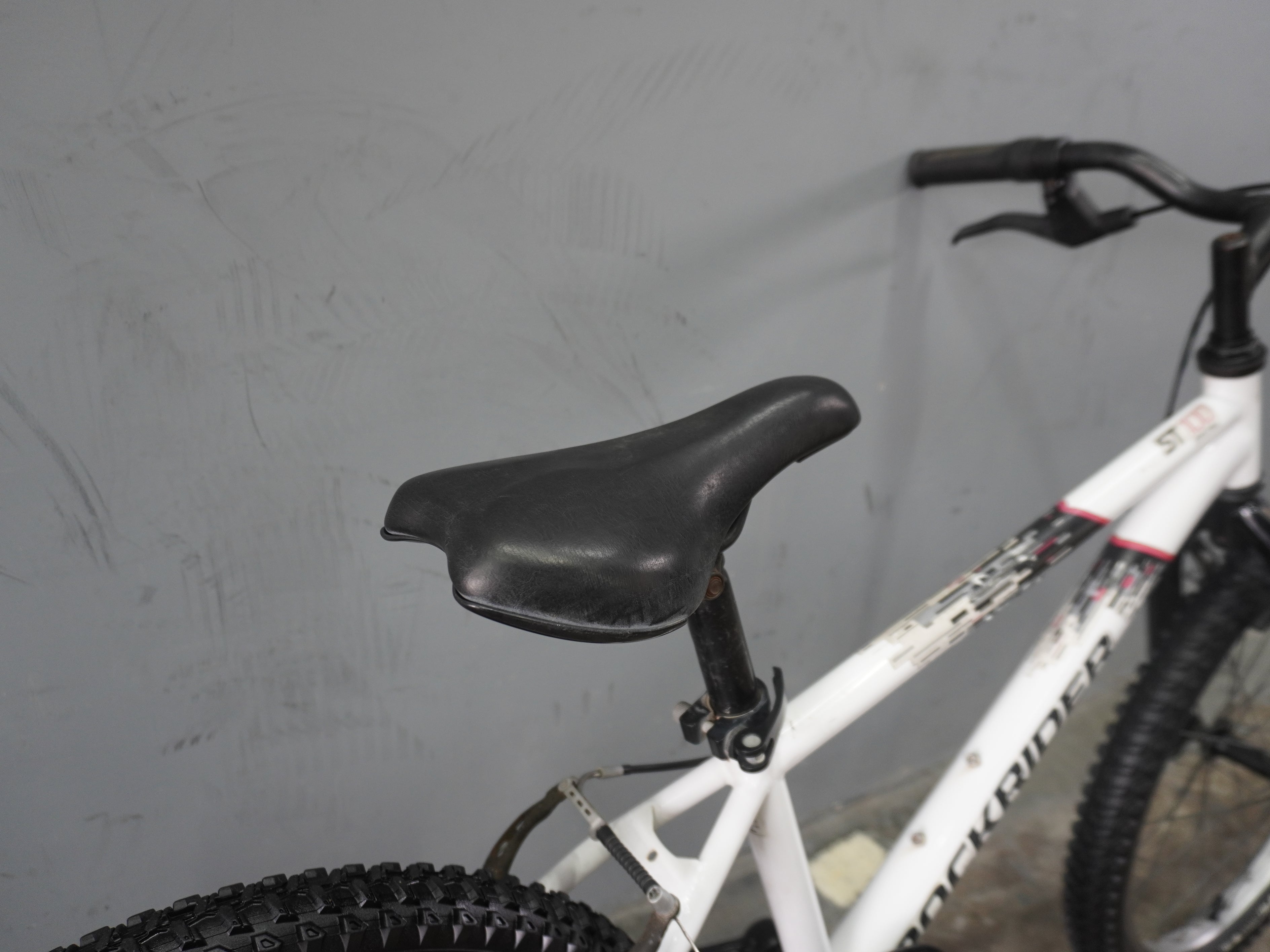 Decathlon Rockrider ST100 Kids Bike