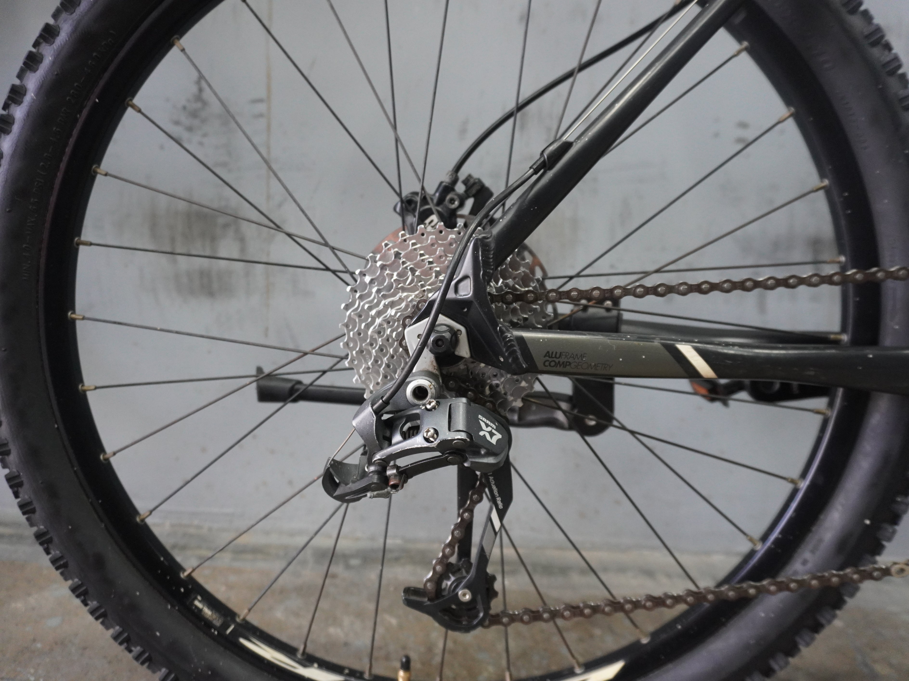 B'twin Rockrider 540 Mountain Bike