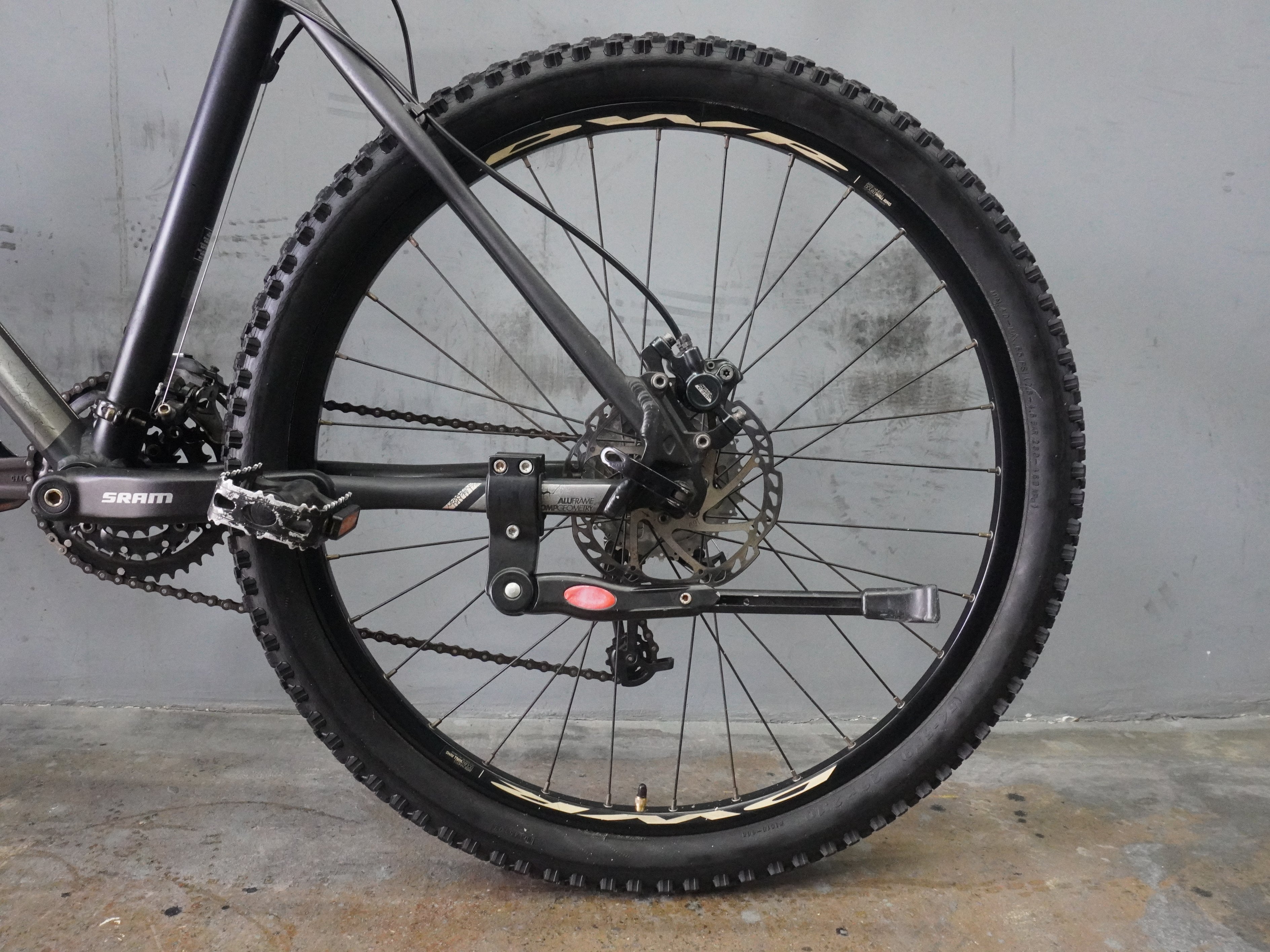 B'twin Rockrider 540 Mountain Bike