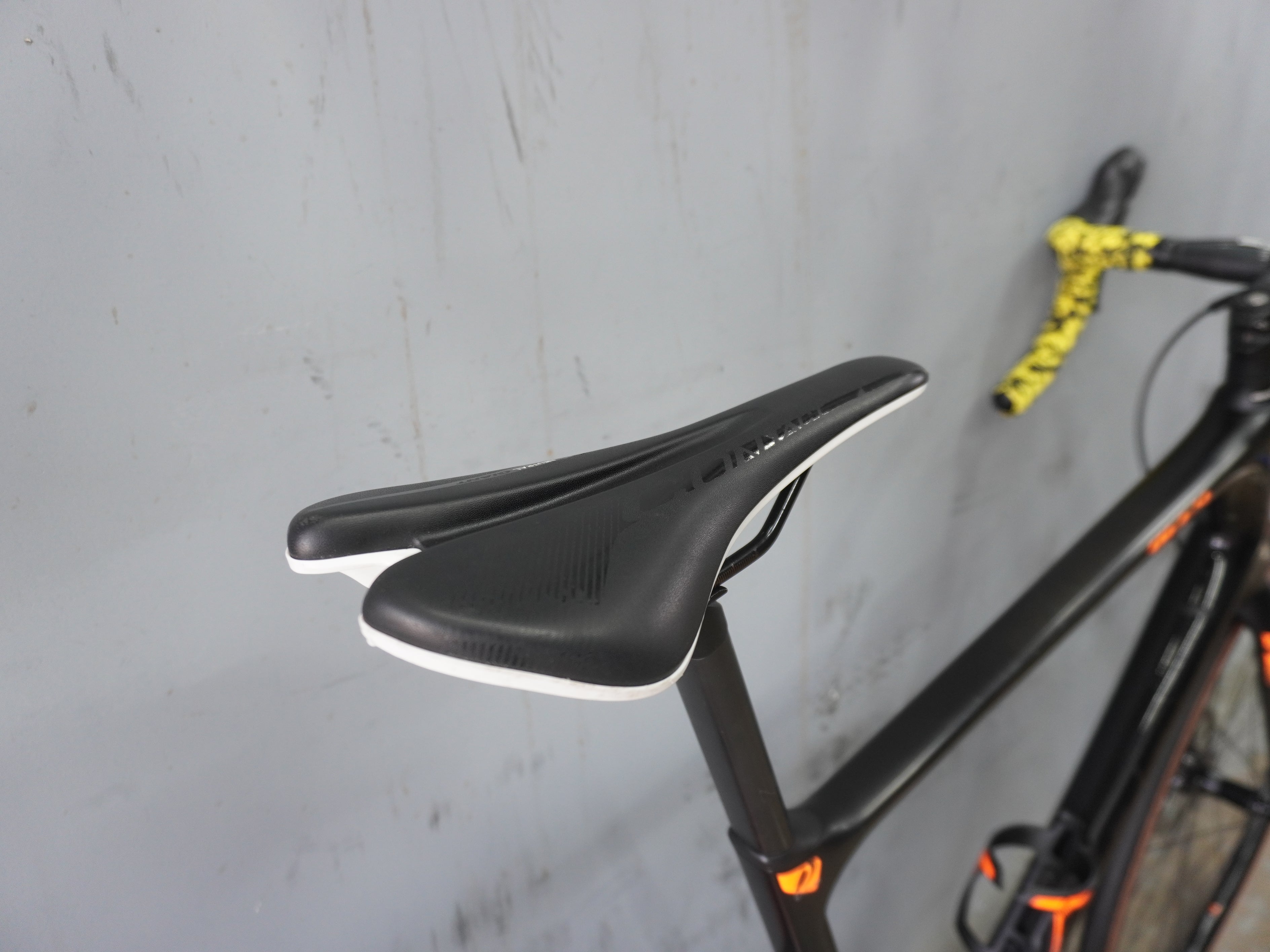 Giant Defy Advanced 1 Road Bike