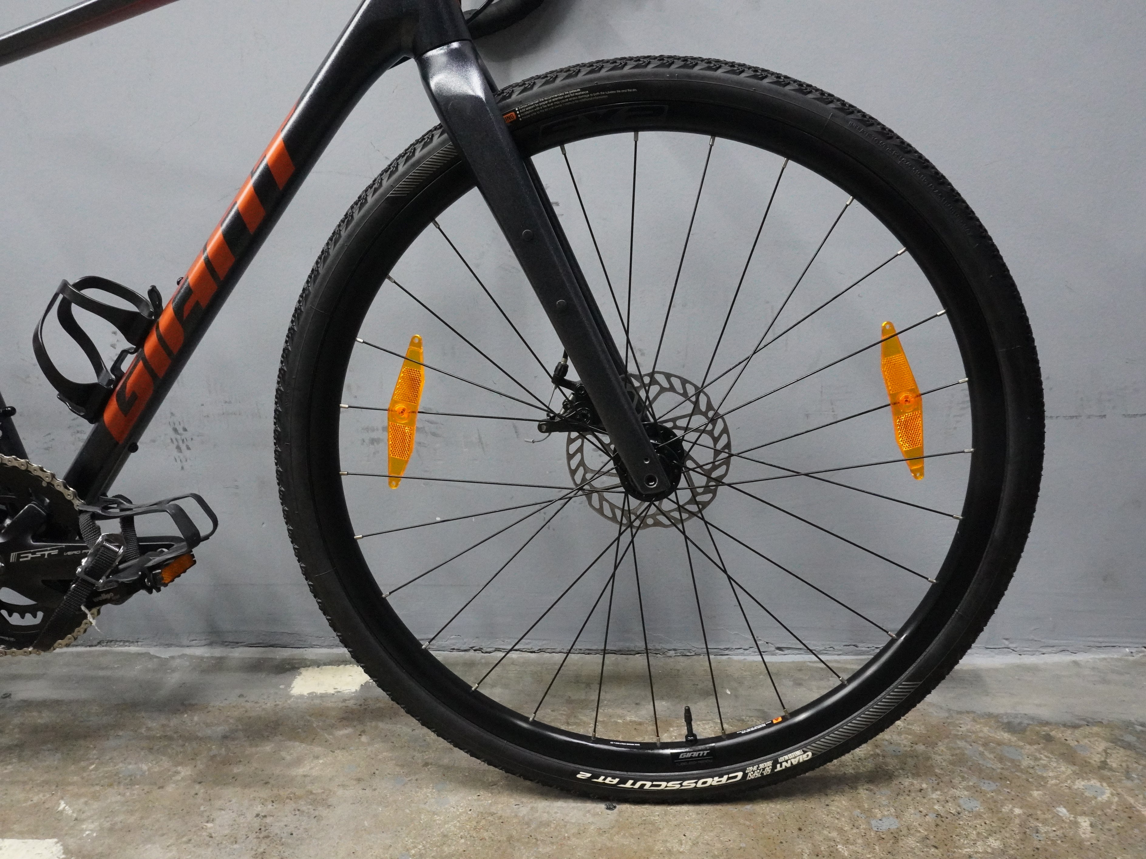 Giant Revolt 2 Gravel Bike