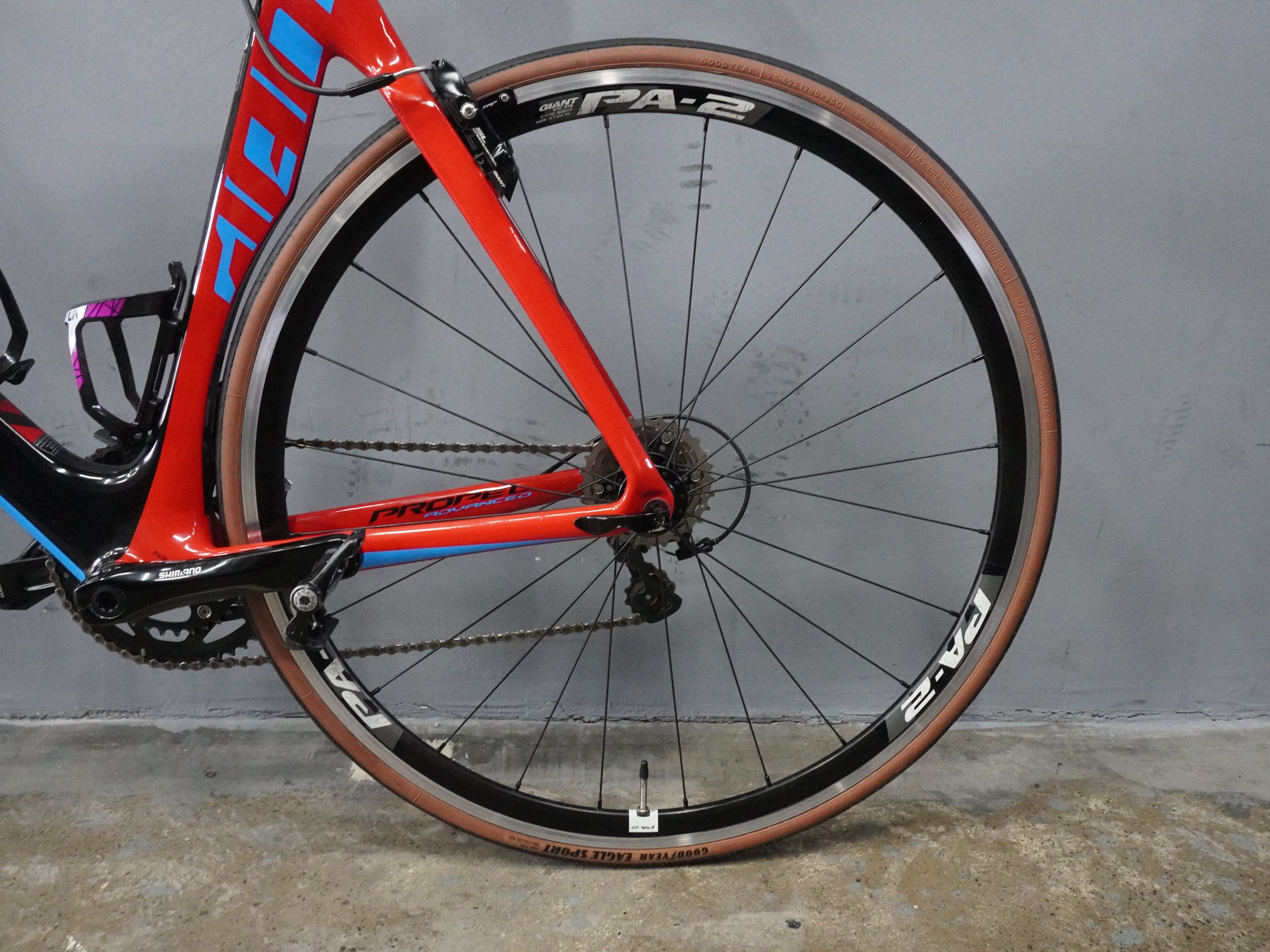 Giant Propel Advanced 2 Road Bike