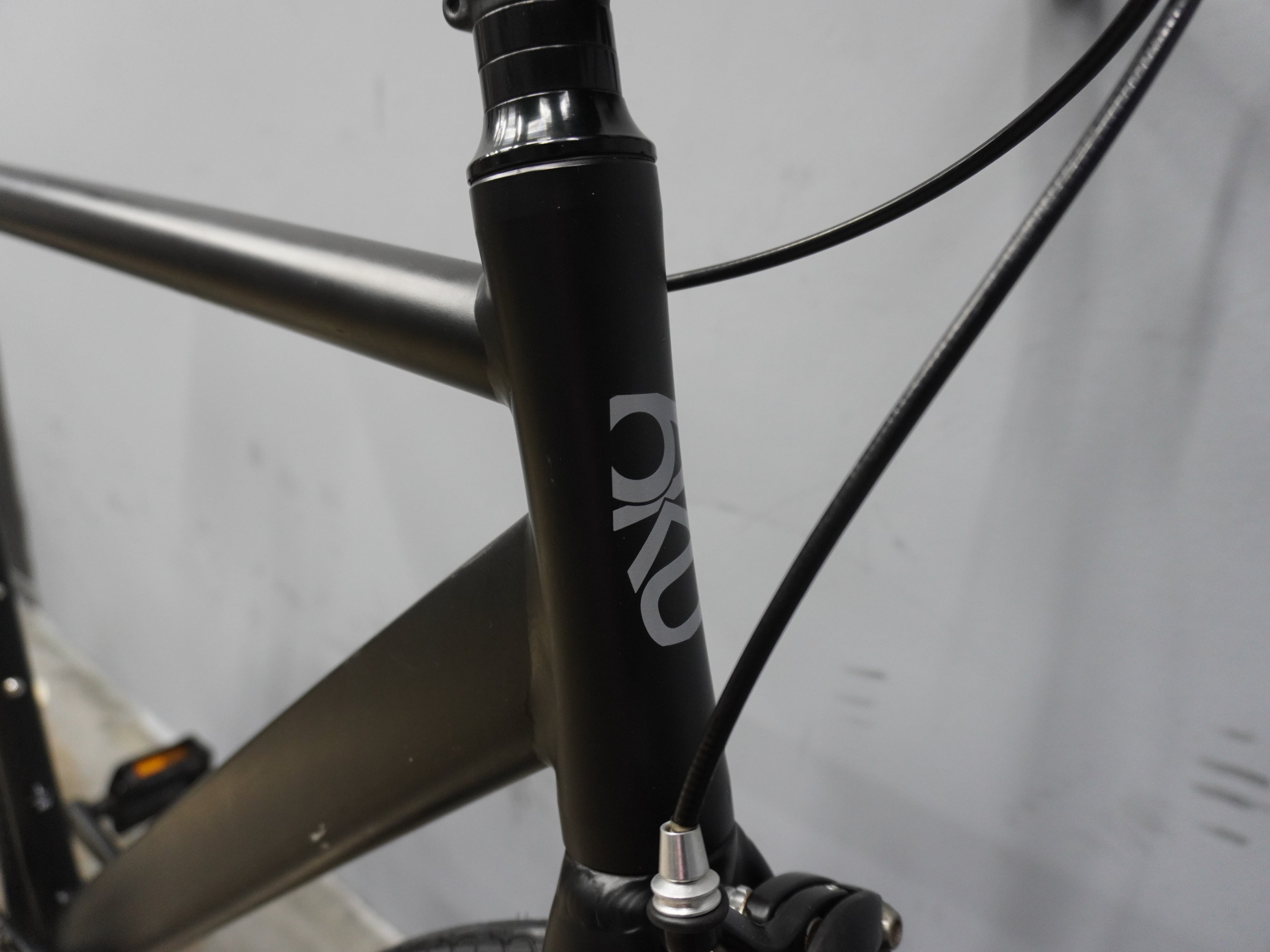 6KU Urban Track Hybrid Bike