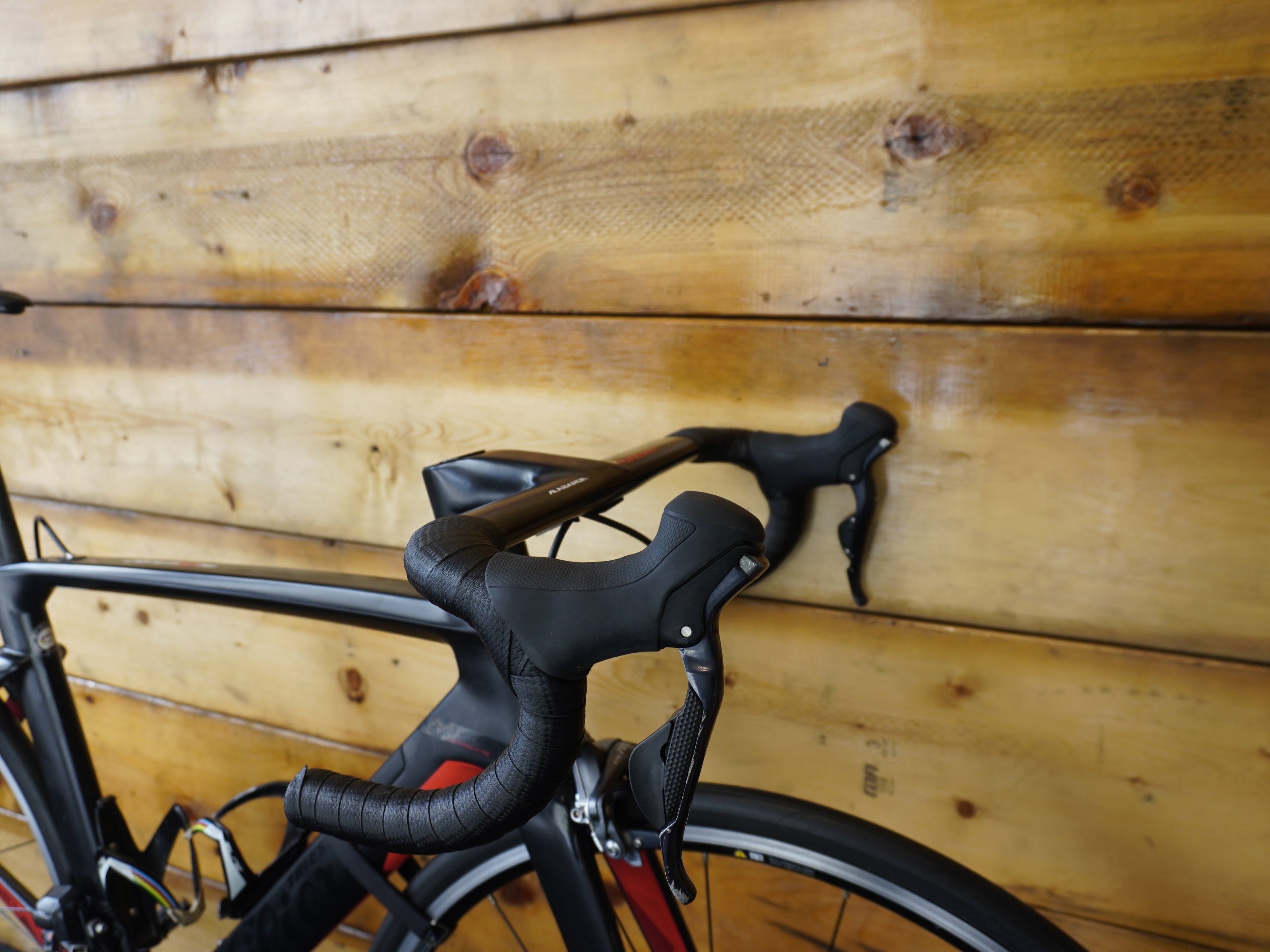 RENT Willier Centa10 Air Di2 Road Bike