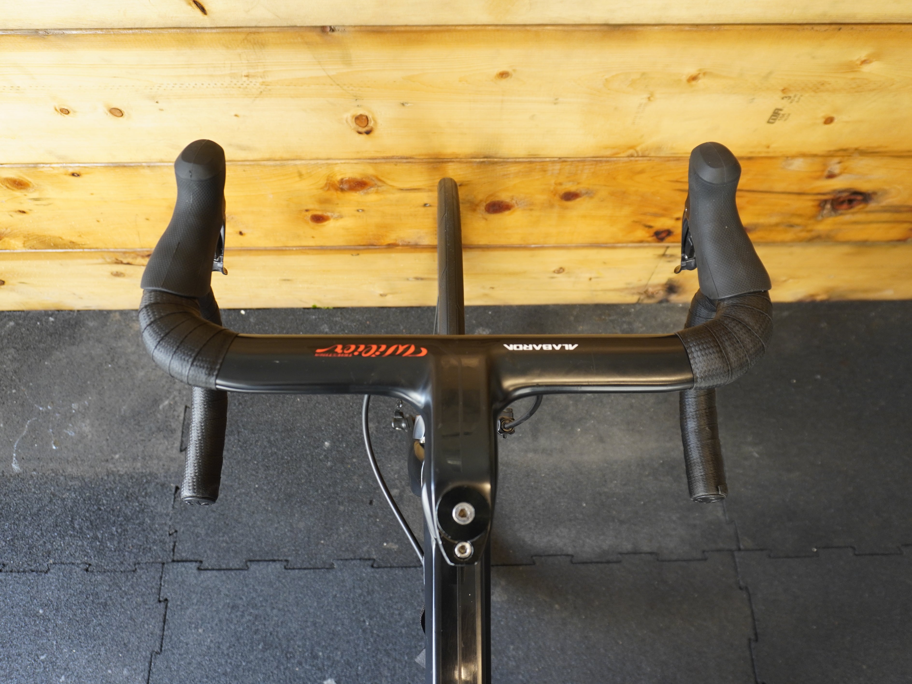 RENT Willier Centa10 Air Di2 Road Bike