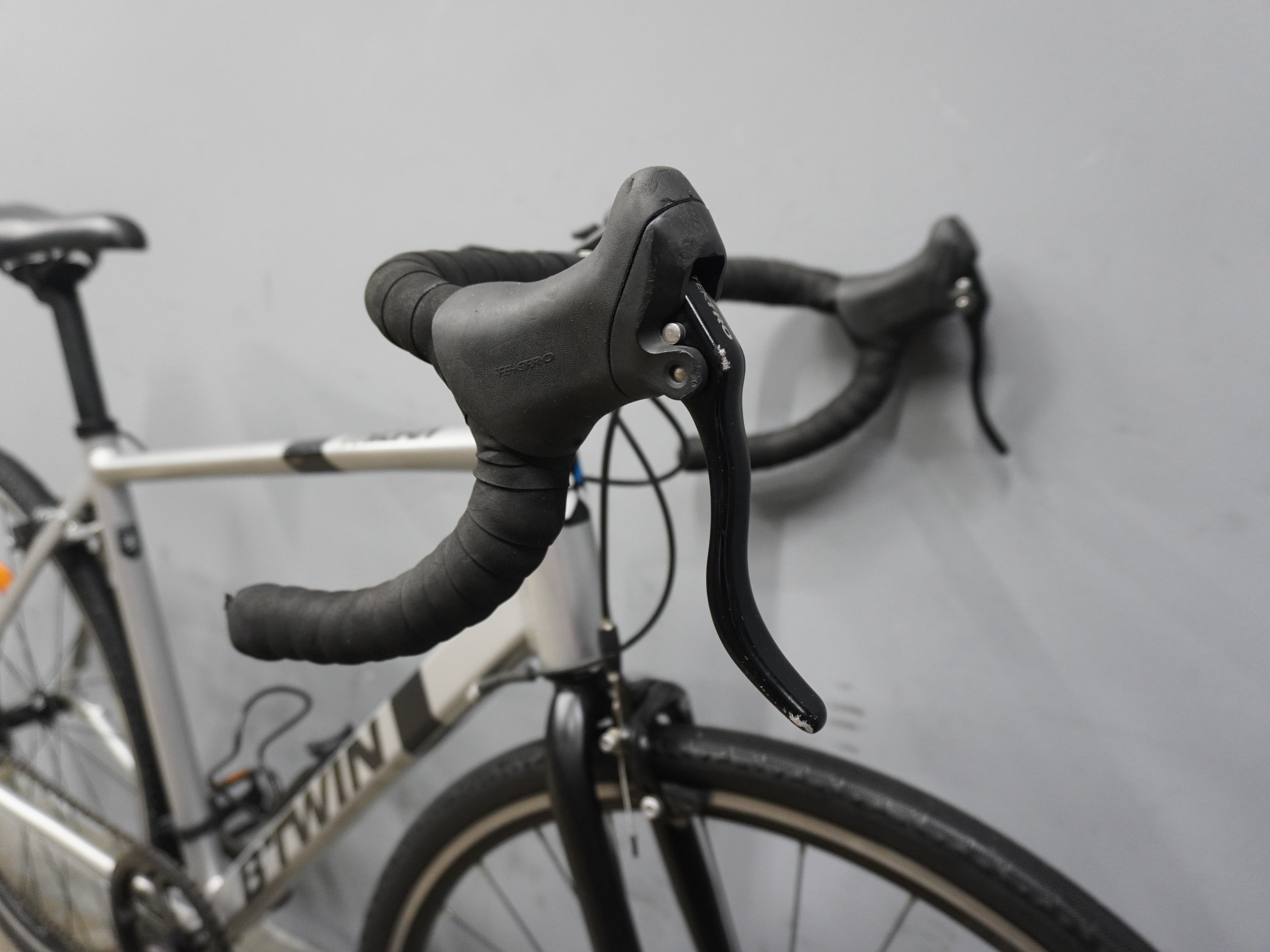 B'twin Triban RC100 Gravel Bike