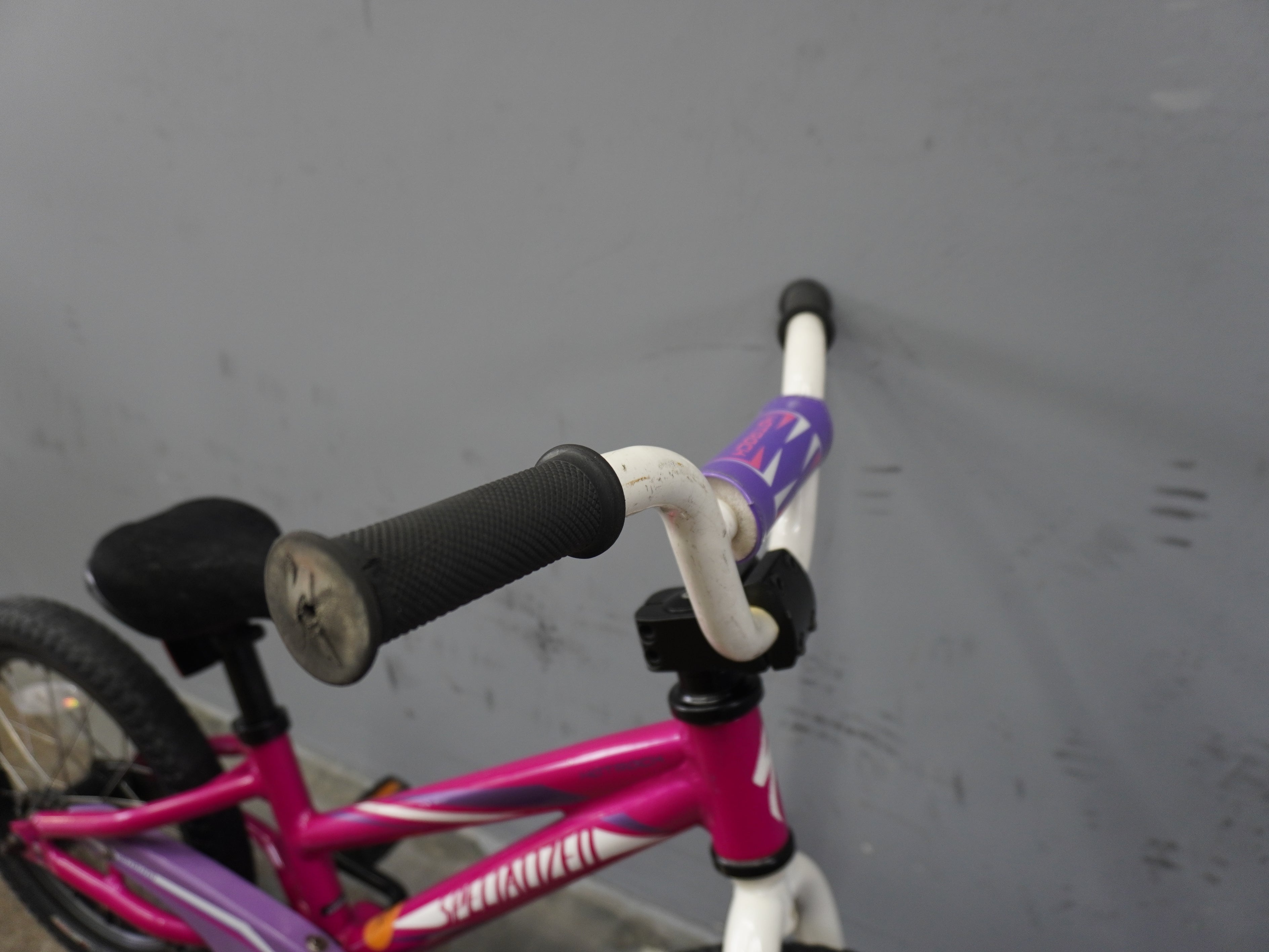 Specialized Hotrock JR 16" Kids Bike