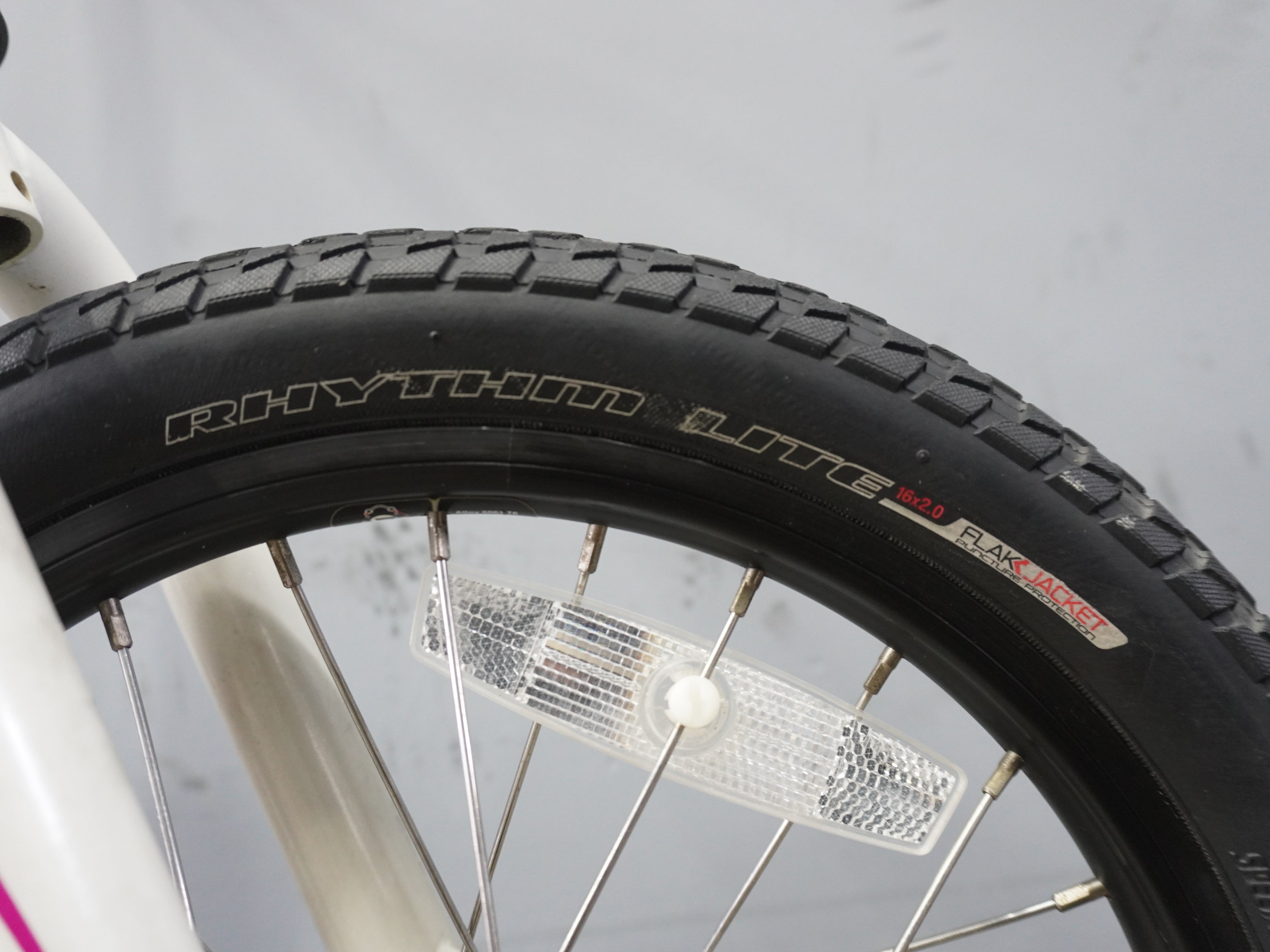 Specialized Hotrock JR 16" Kids Bike