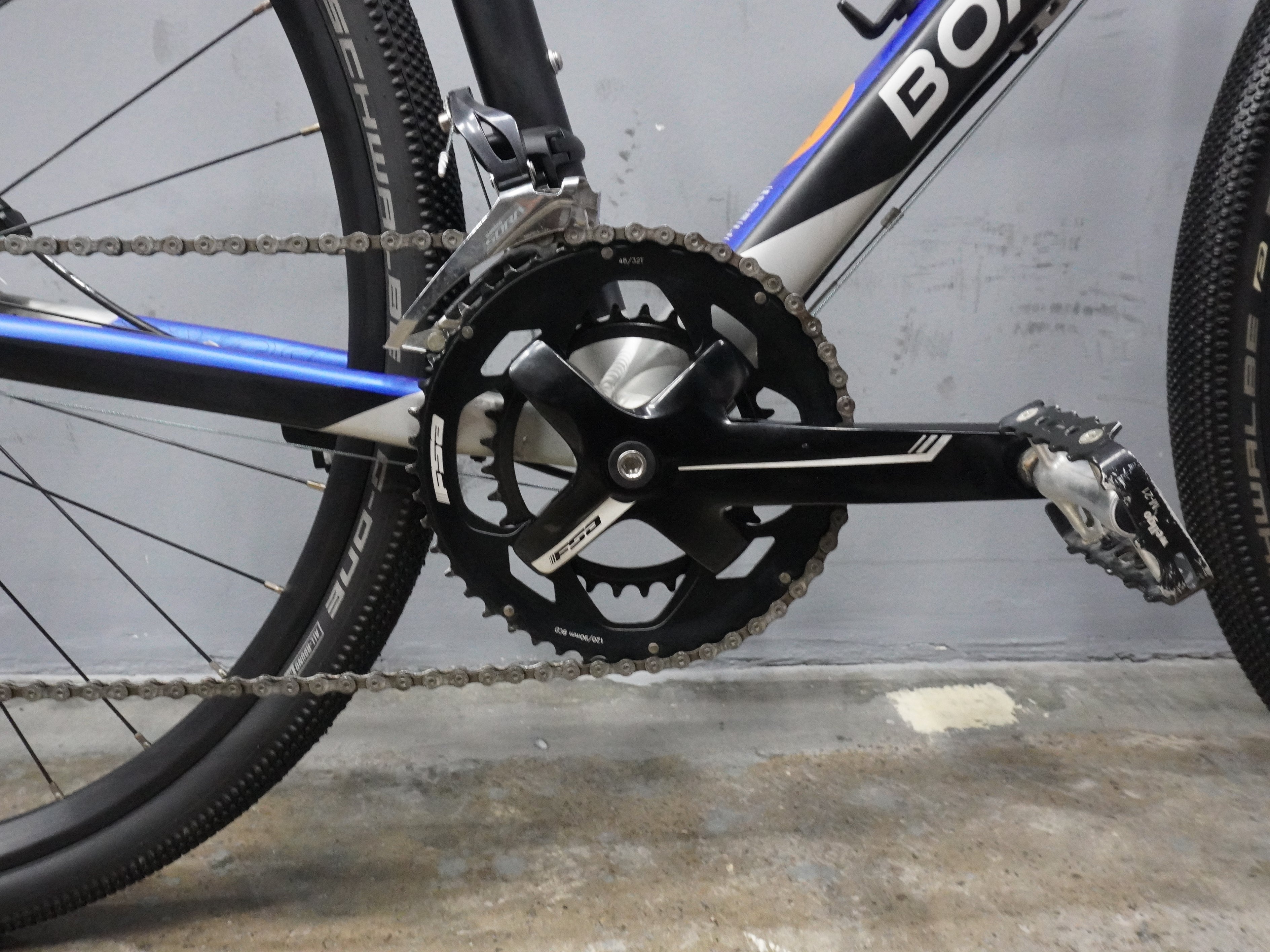 Boardman ADV 8.8 Gravel Bike