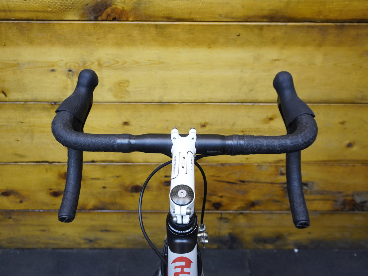 RENT Focus Cayo Expert Road Bike