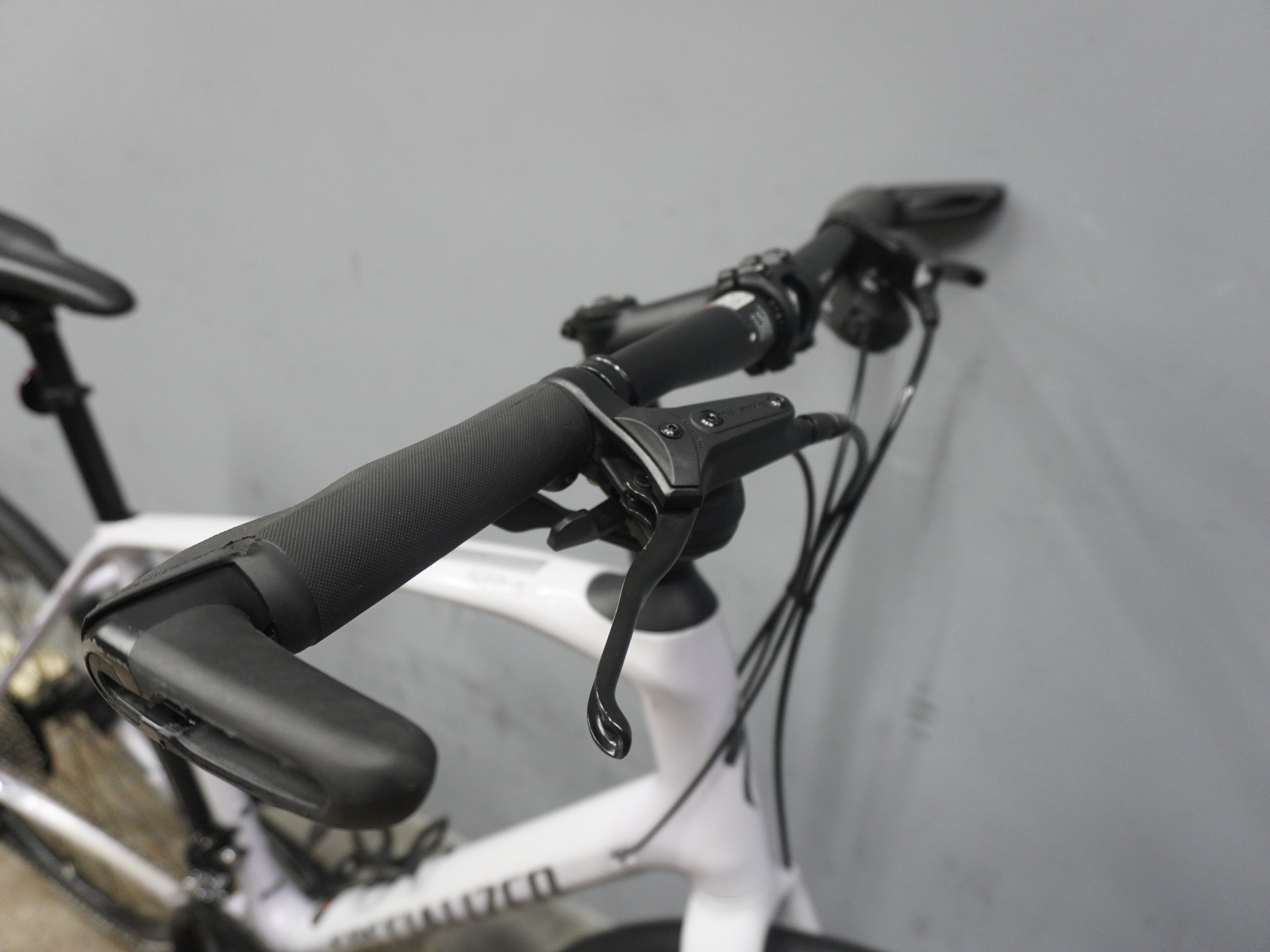 Specialized Sirrus 4.0 Hybrid Bike