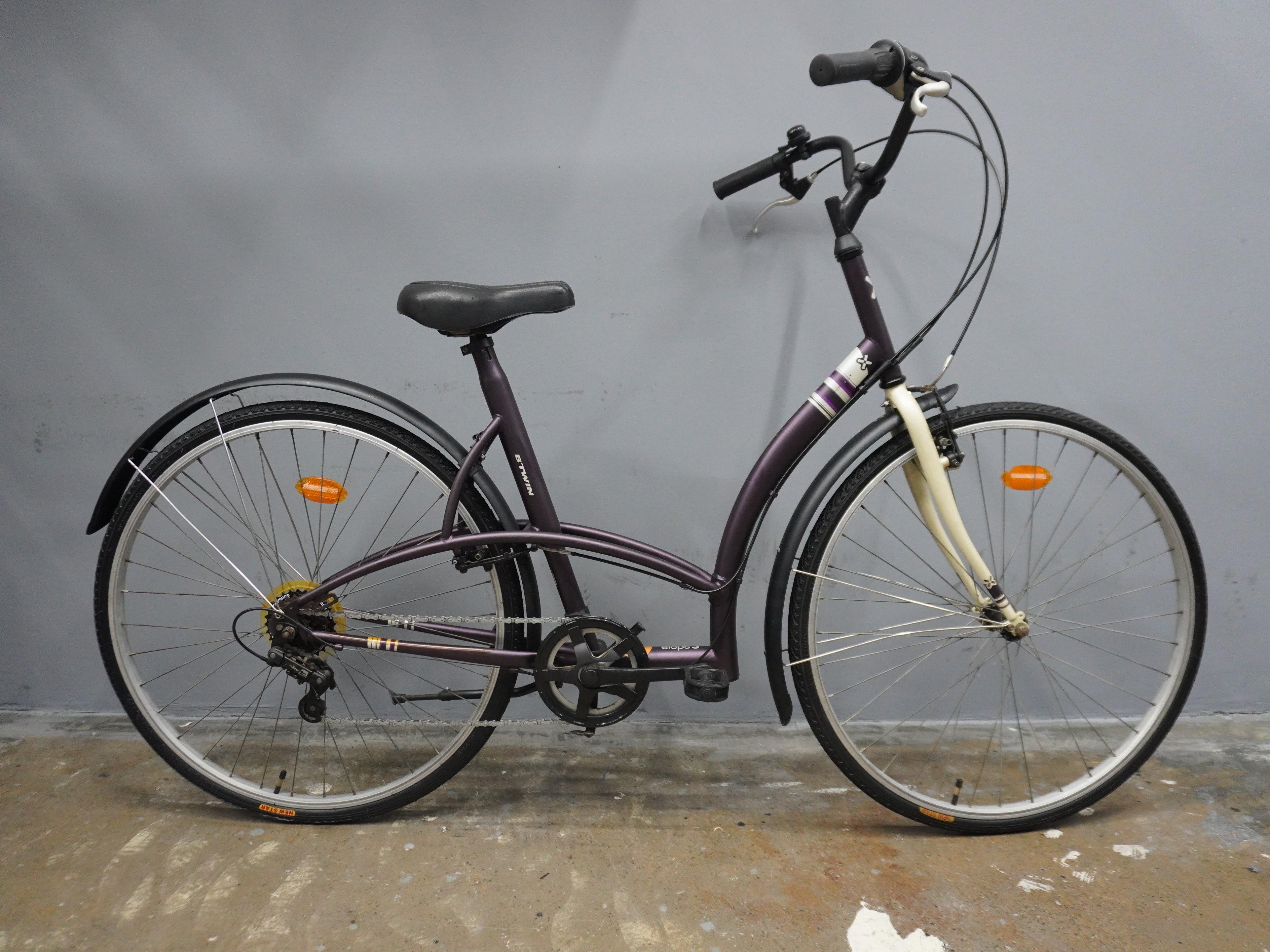B'twin Elops 3 Cruiser Bike
