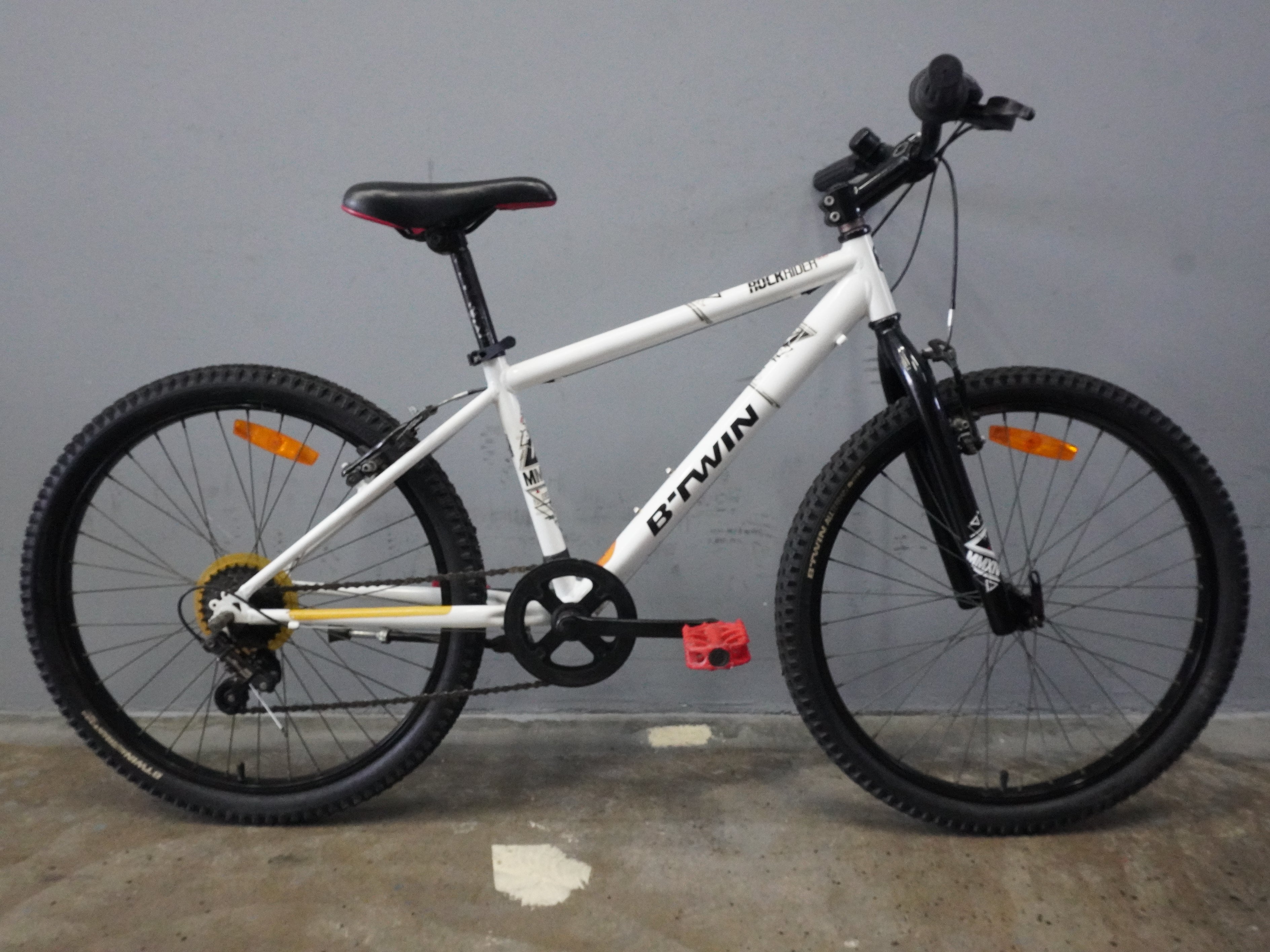 B'twin Rockrider 300 Kids Bike